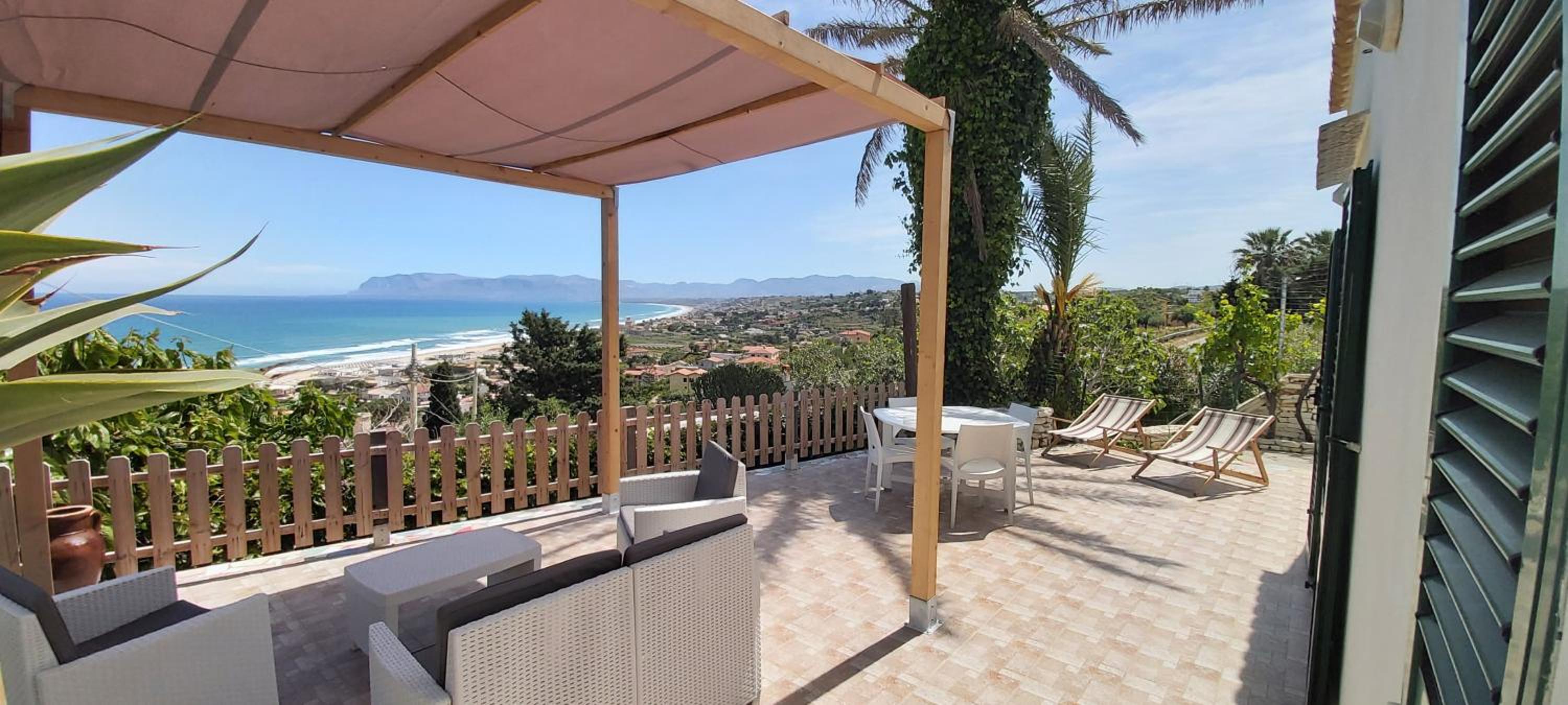 Villa Anna, con patio vista mare view 3