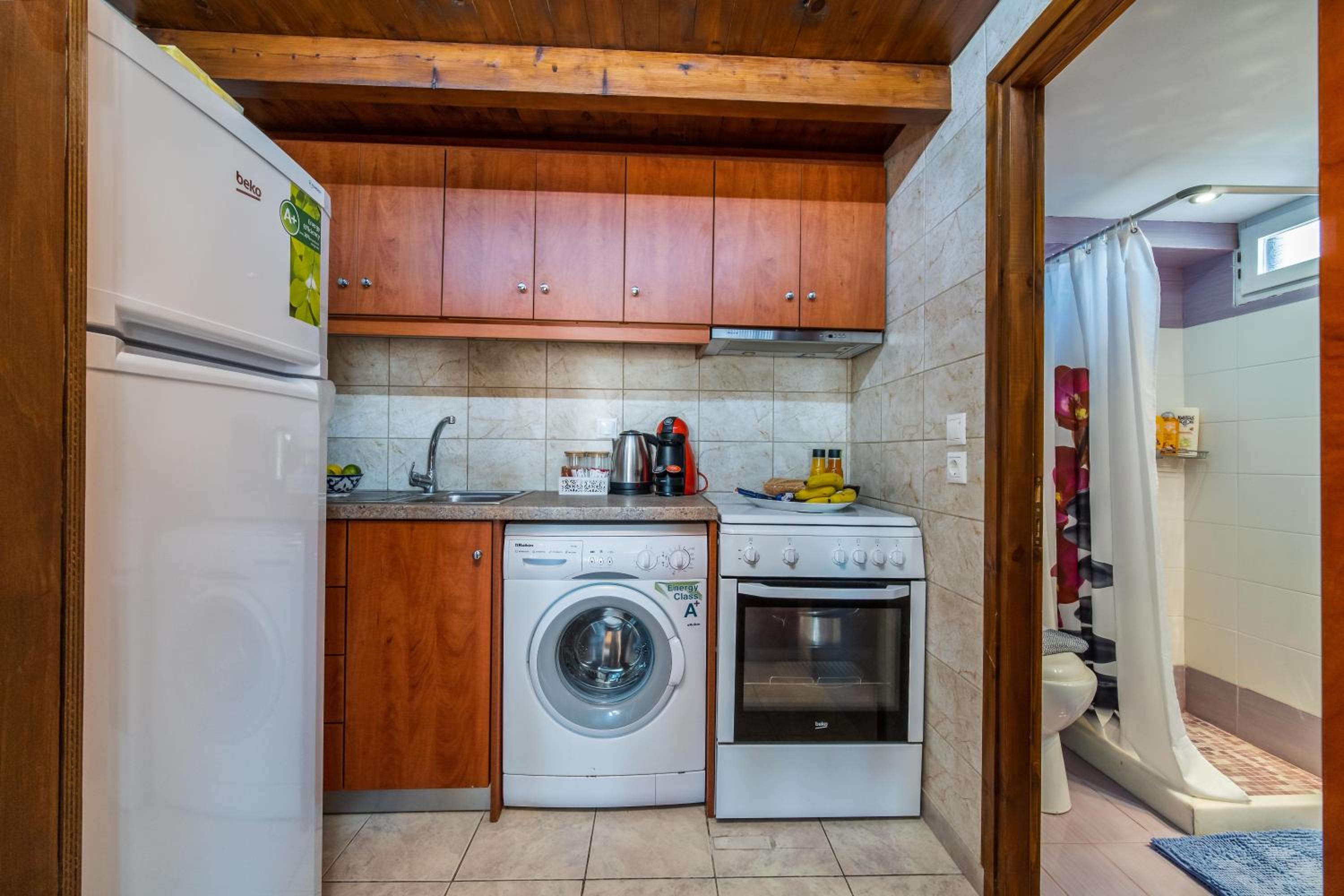 ADAM HOUSE photo 3