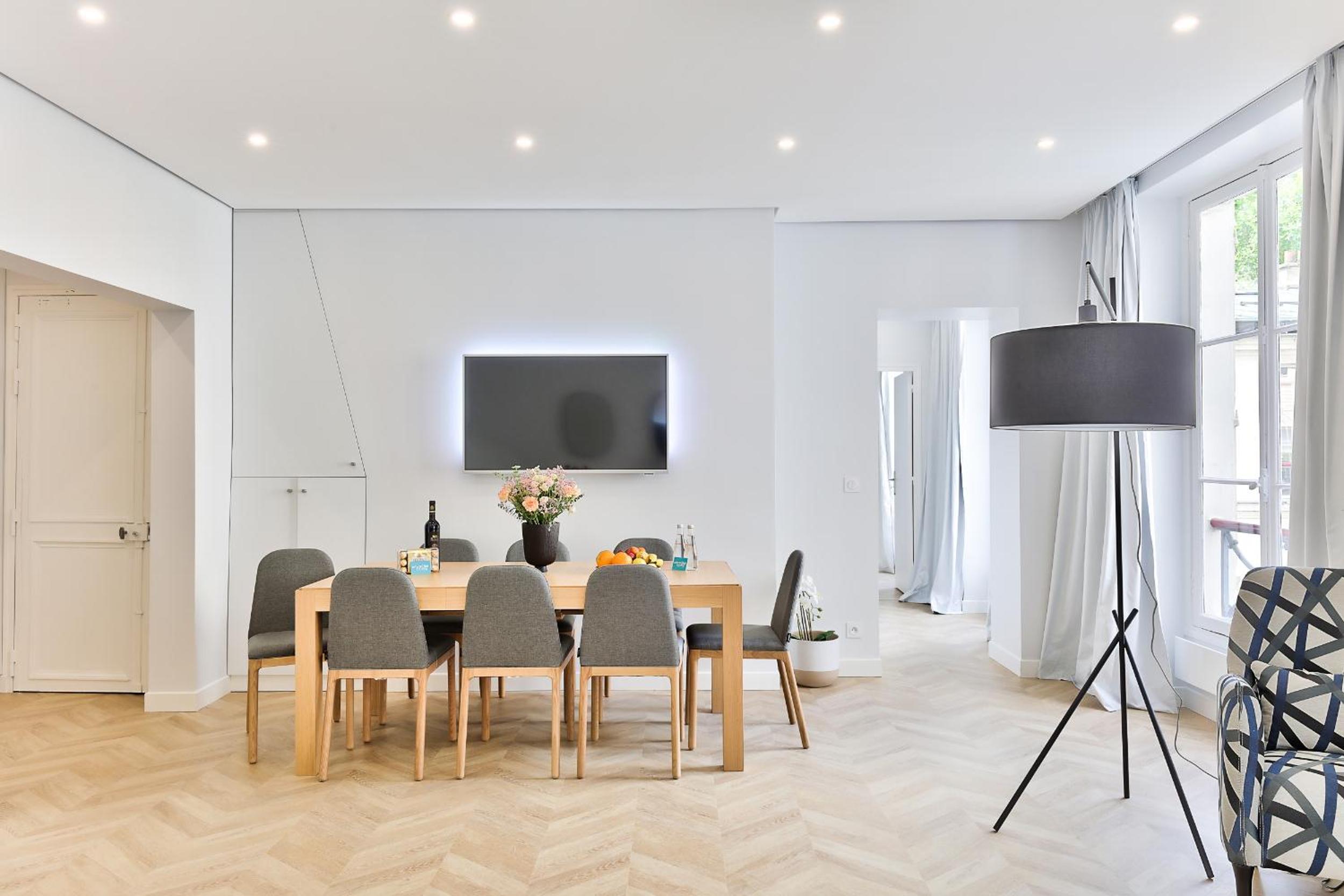 127 - Urban Beautiful 4BR in Montorgueil