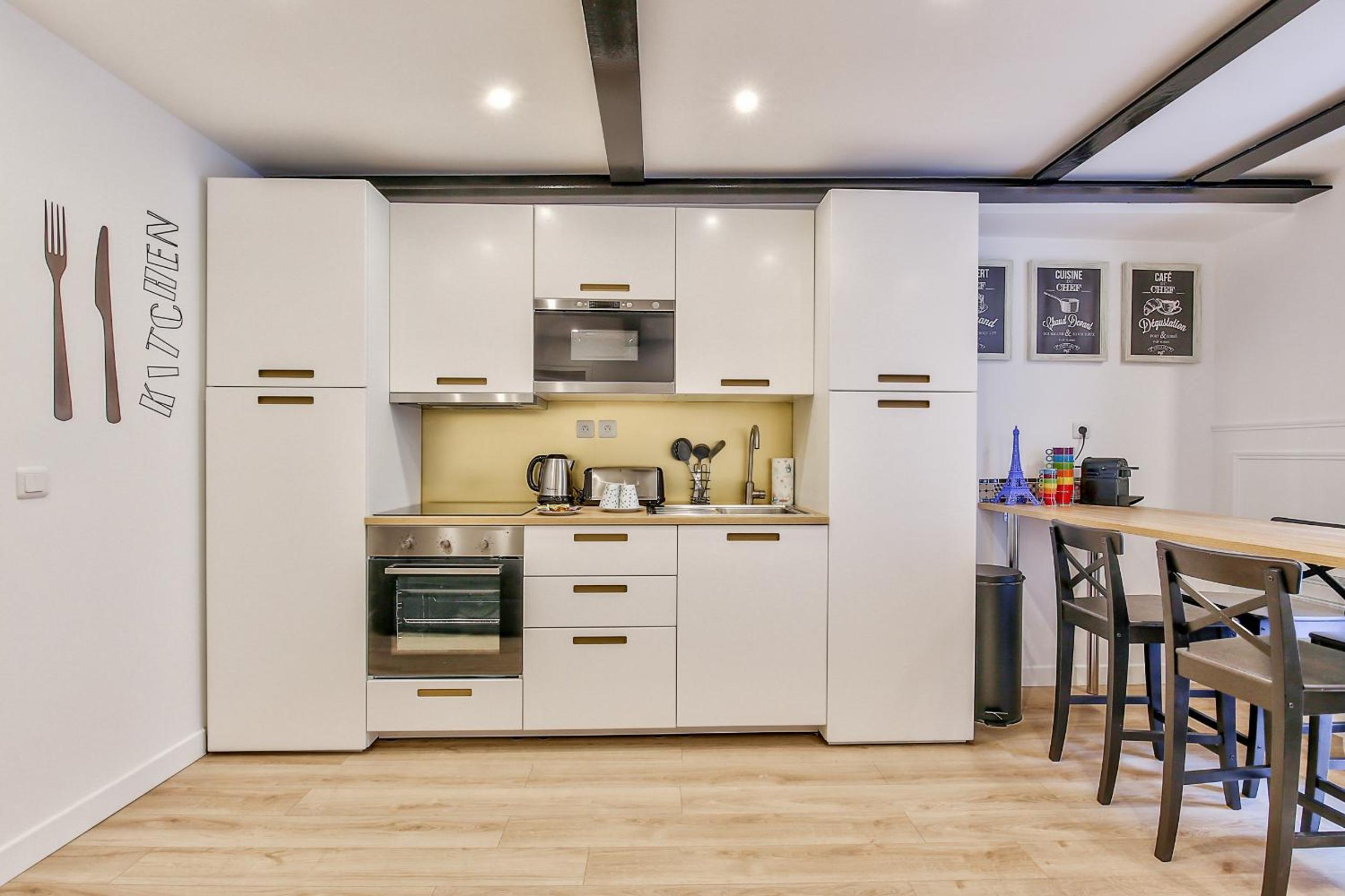 13 Luxury Flat eiffel design 2