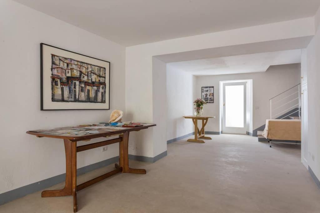 Stylish one bedroom flat view 3