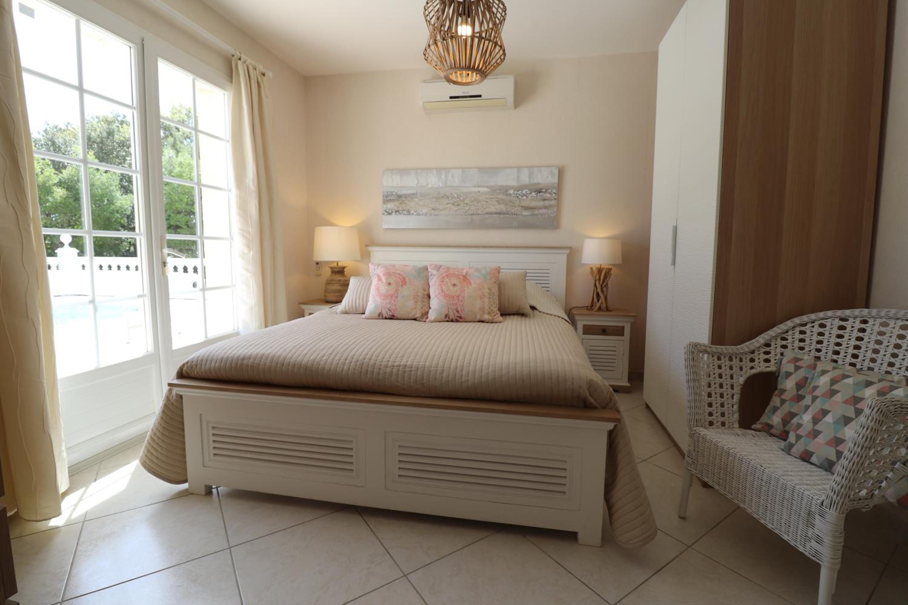 Hotel La Cèzenole - Image 1