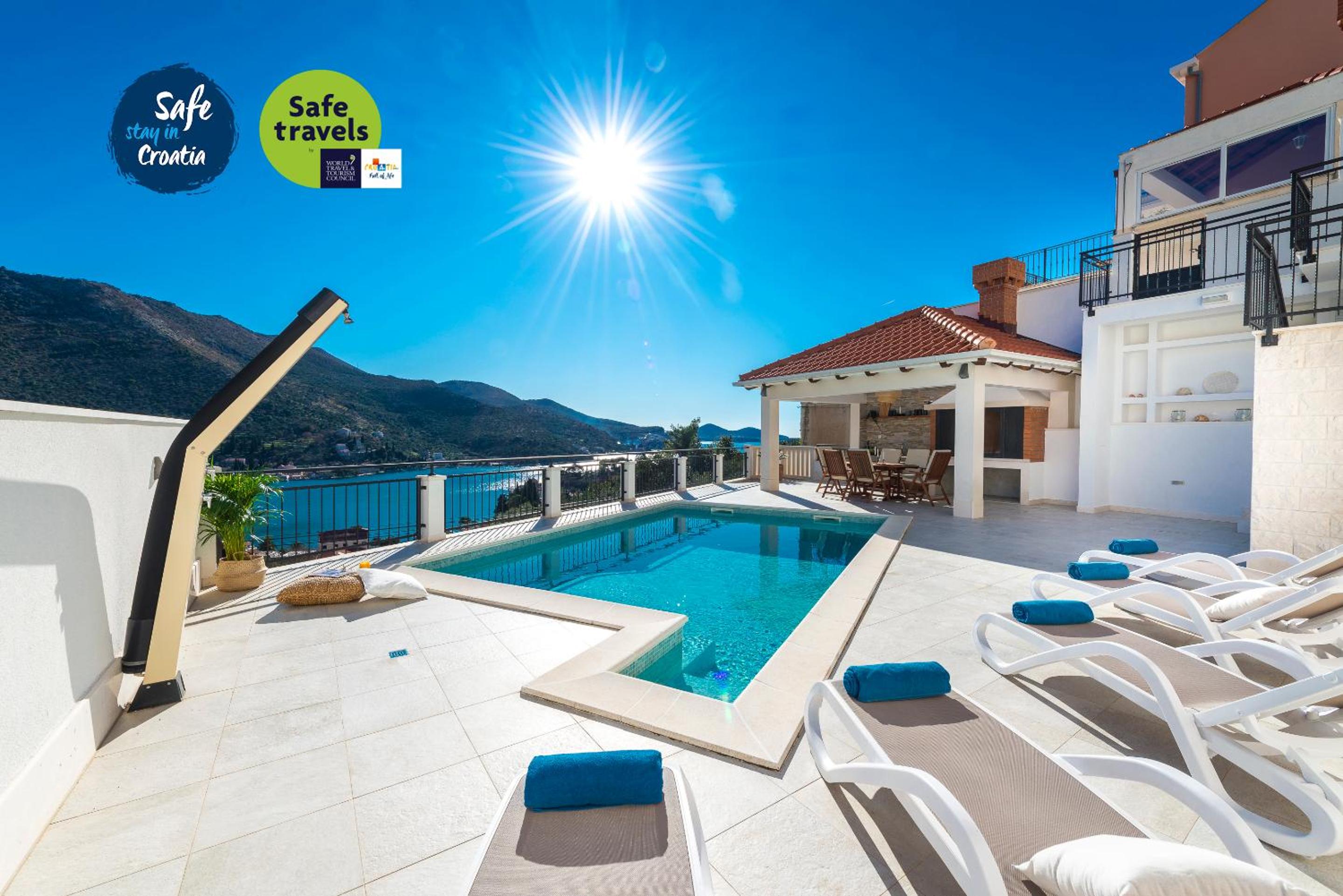 Villa Nila - Private Pool and Sea View