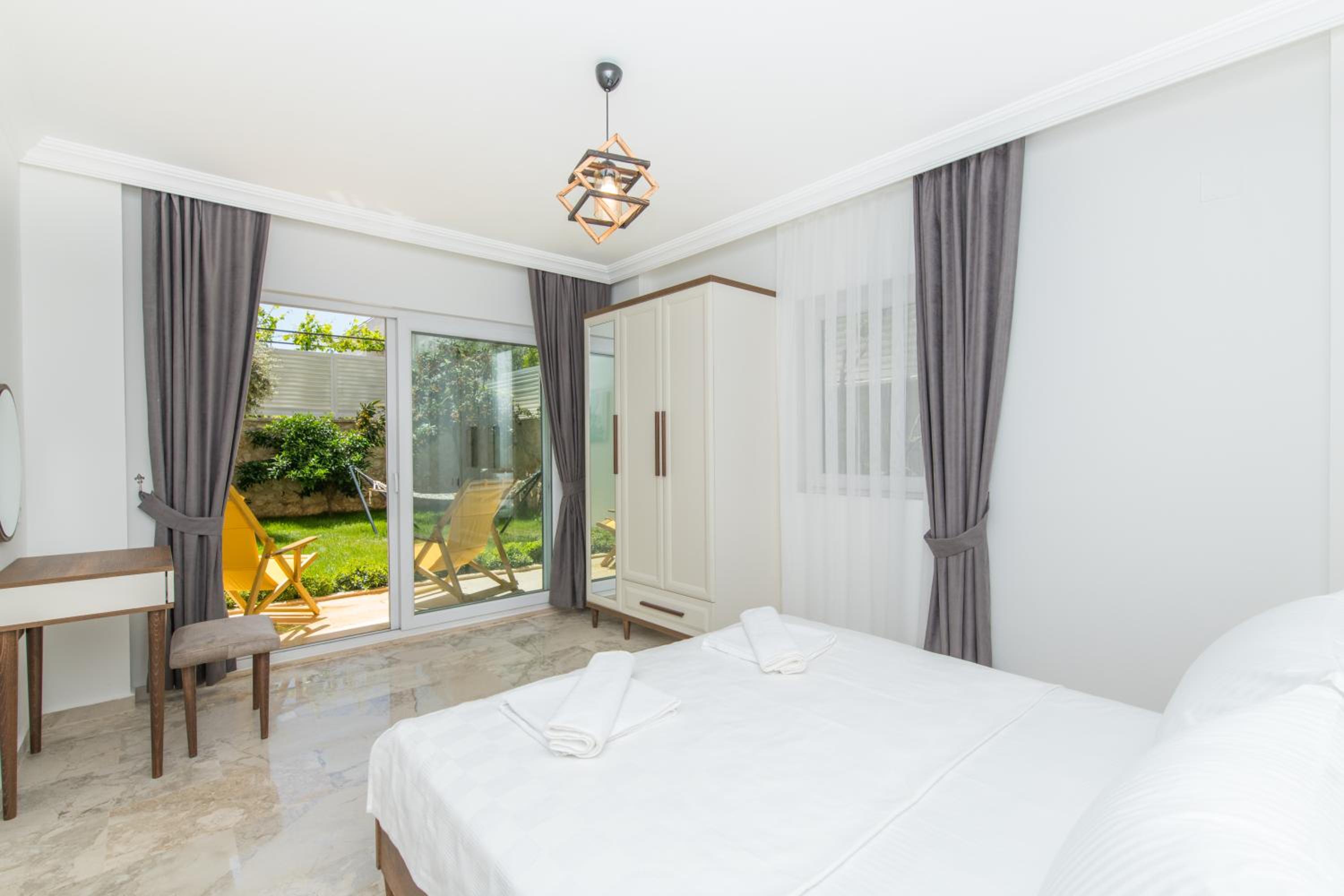 Garden Court Apartments
