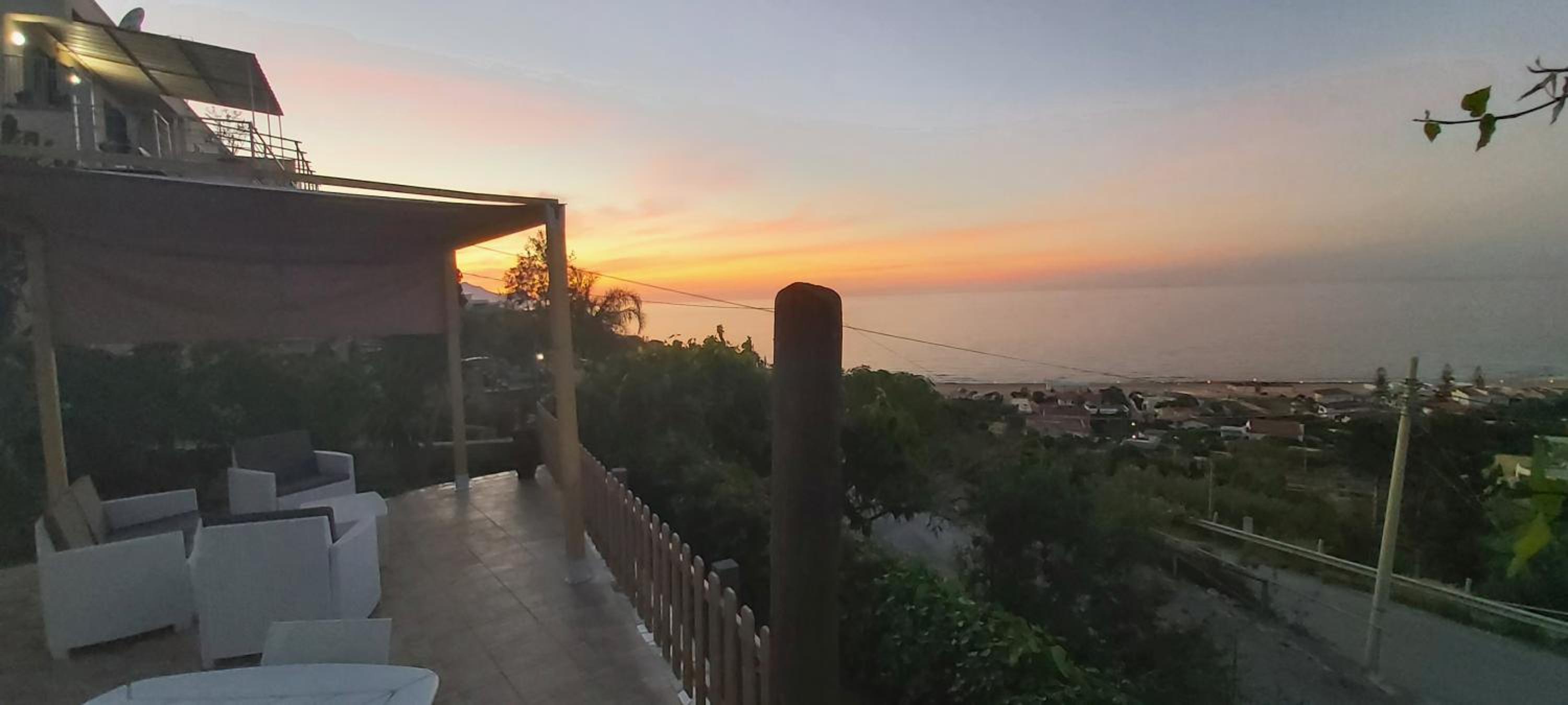 Villa Anna, con patio vista mare view 4
