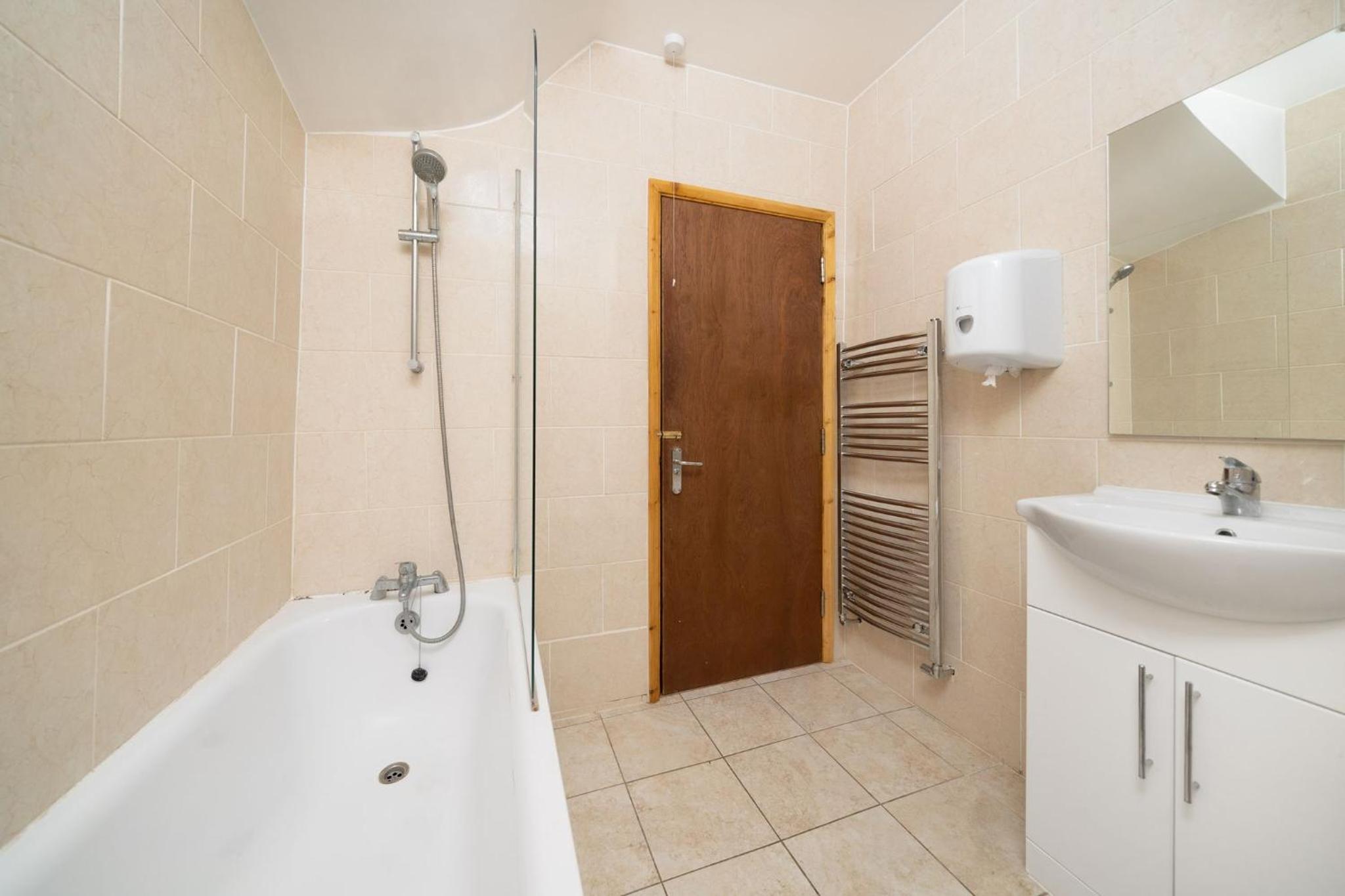 Economy Double Room G2 (Sandycroft Guest House)