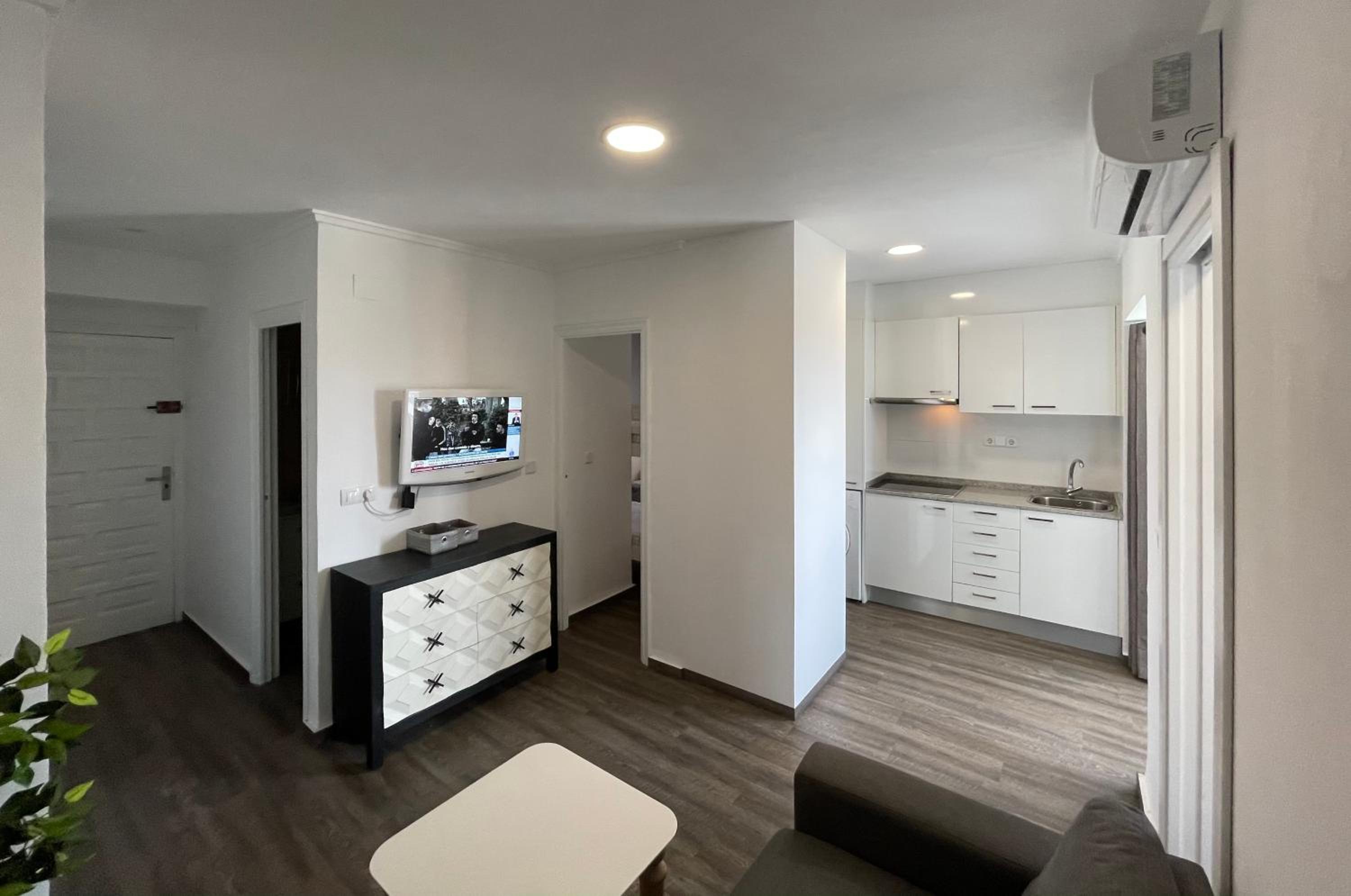 Elegante apartamento hasta 5 personas WIFI GRATIS photo 3