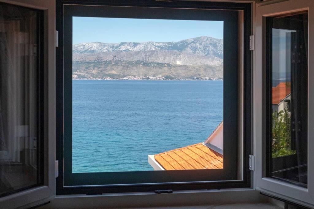 Nice house with pool-Splitska view 4