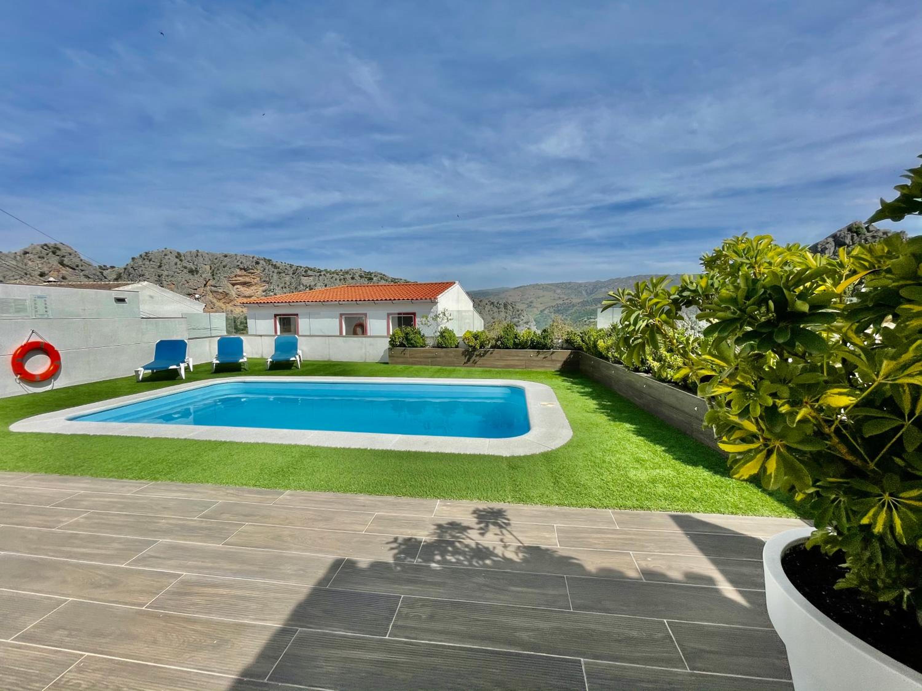 Casitas Sierra de Libar view 2