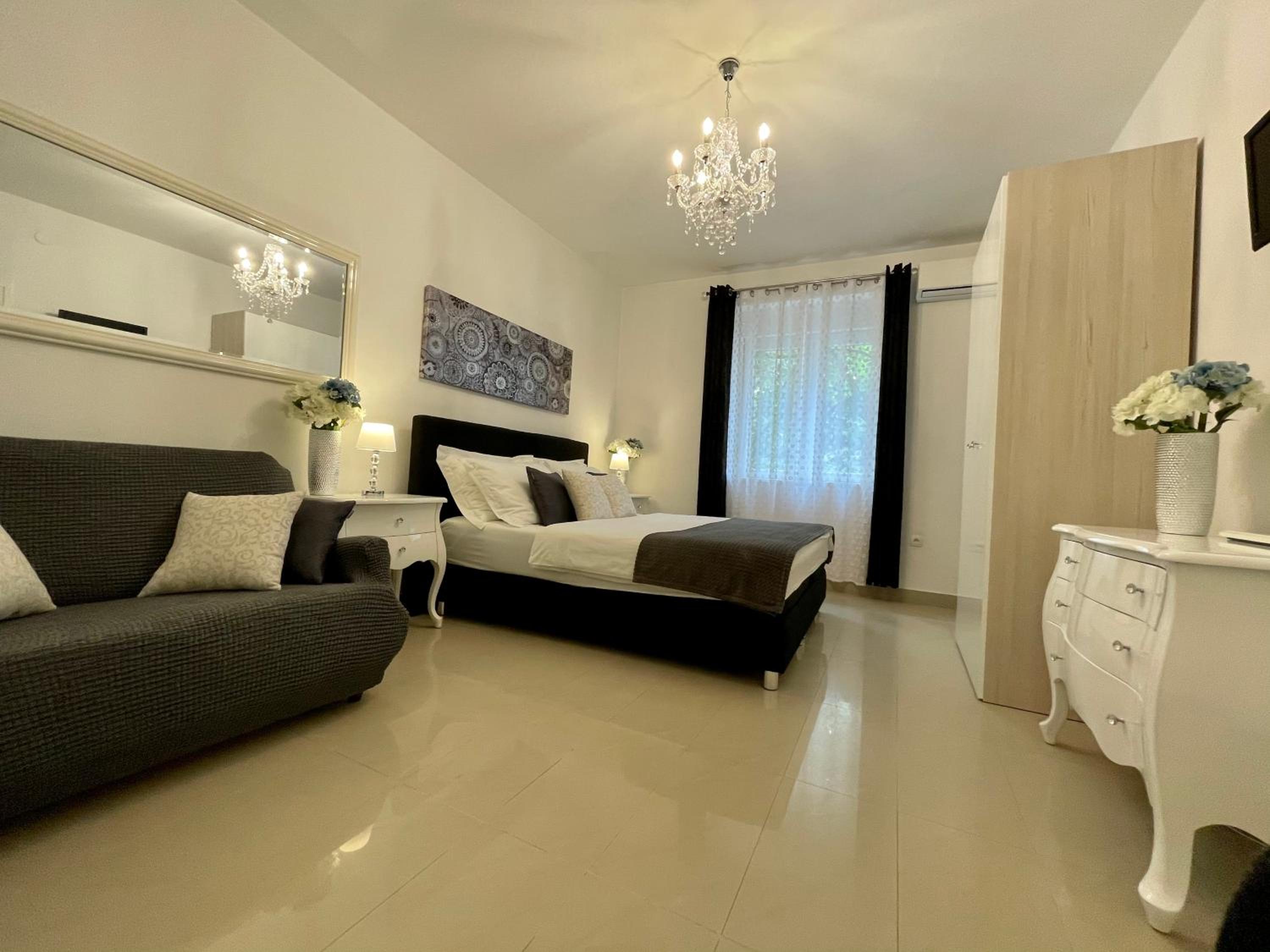 Central Square Guest House