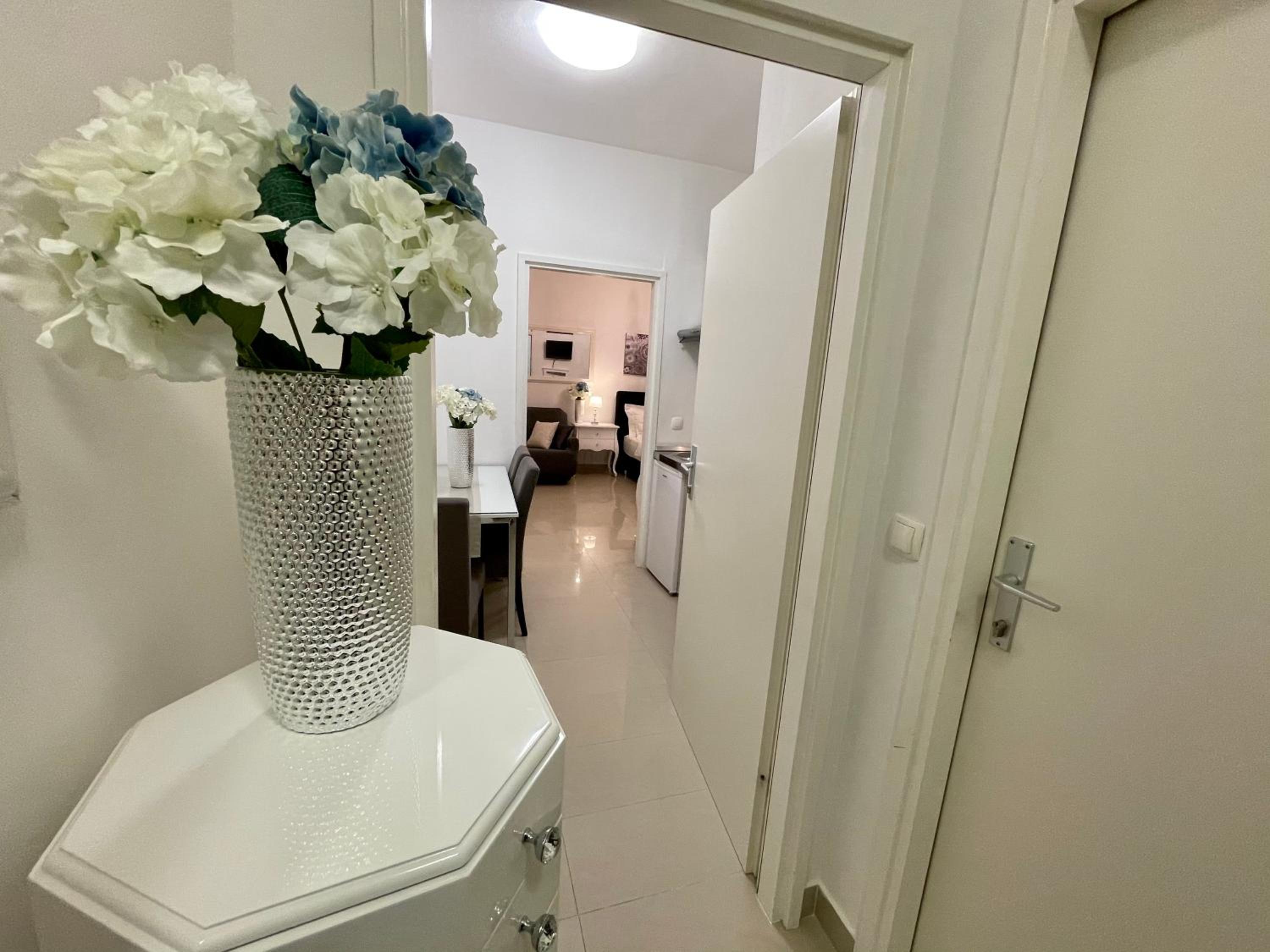 Central Square Guest House