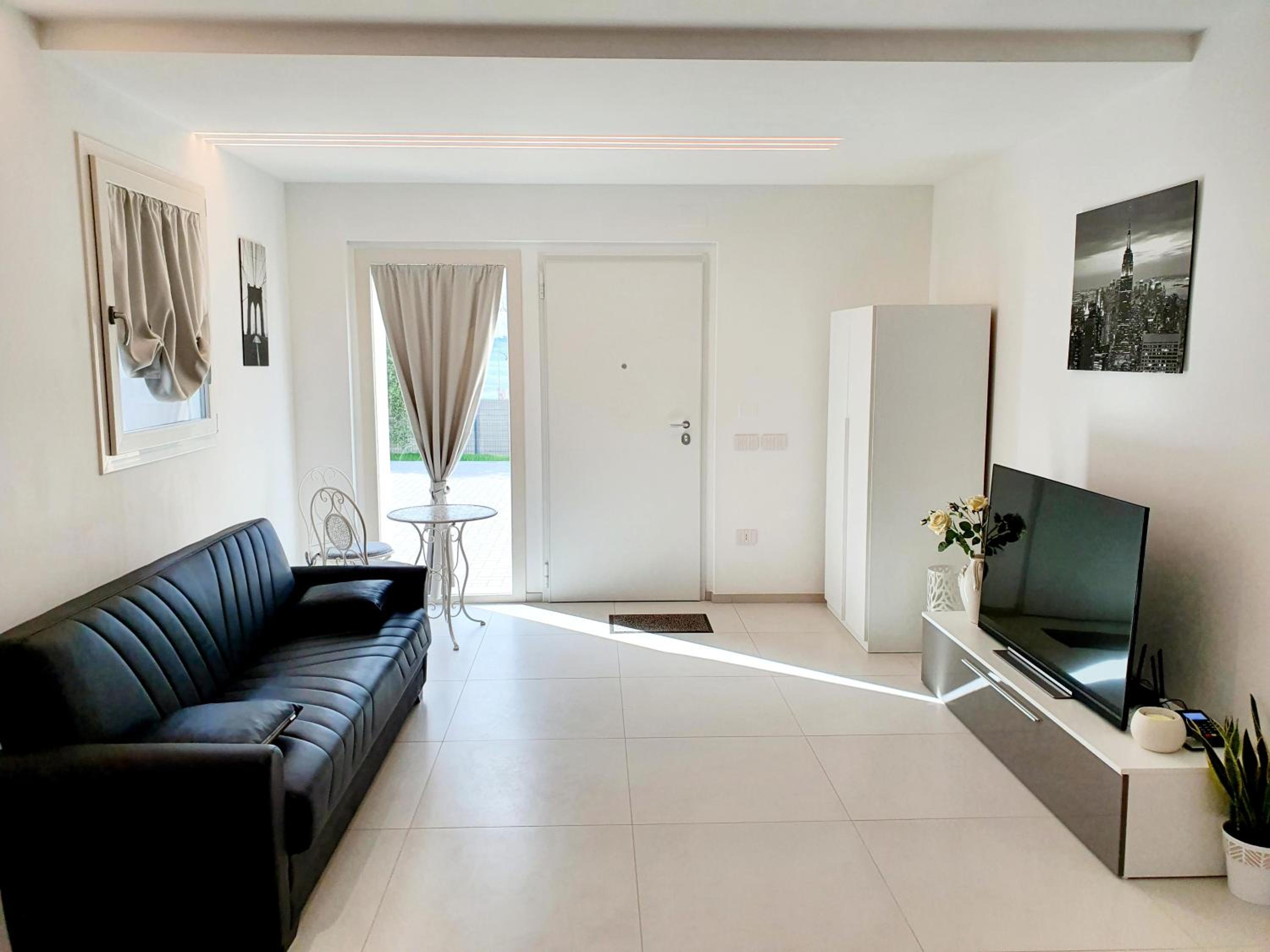 "Suite 19" view 3