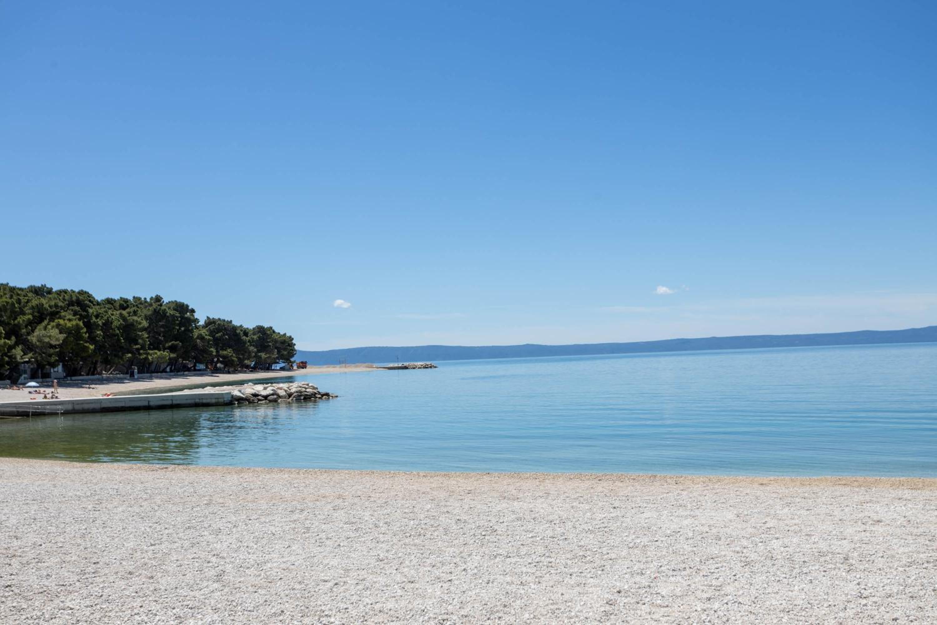 APARTMENT LORY- BRAND NEW ,ON SEA PROMENADE,BEACHFRONT,GARAGE,WiFi,TERRACE OVERLOOKING SEA