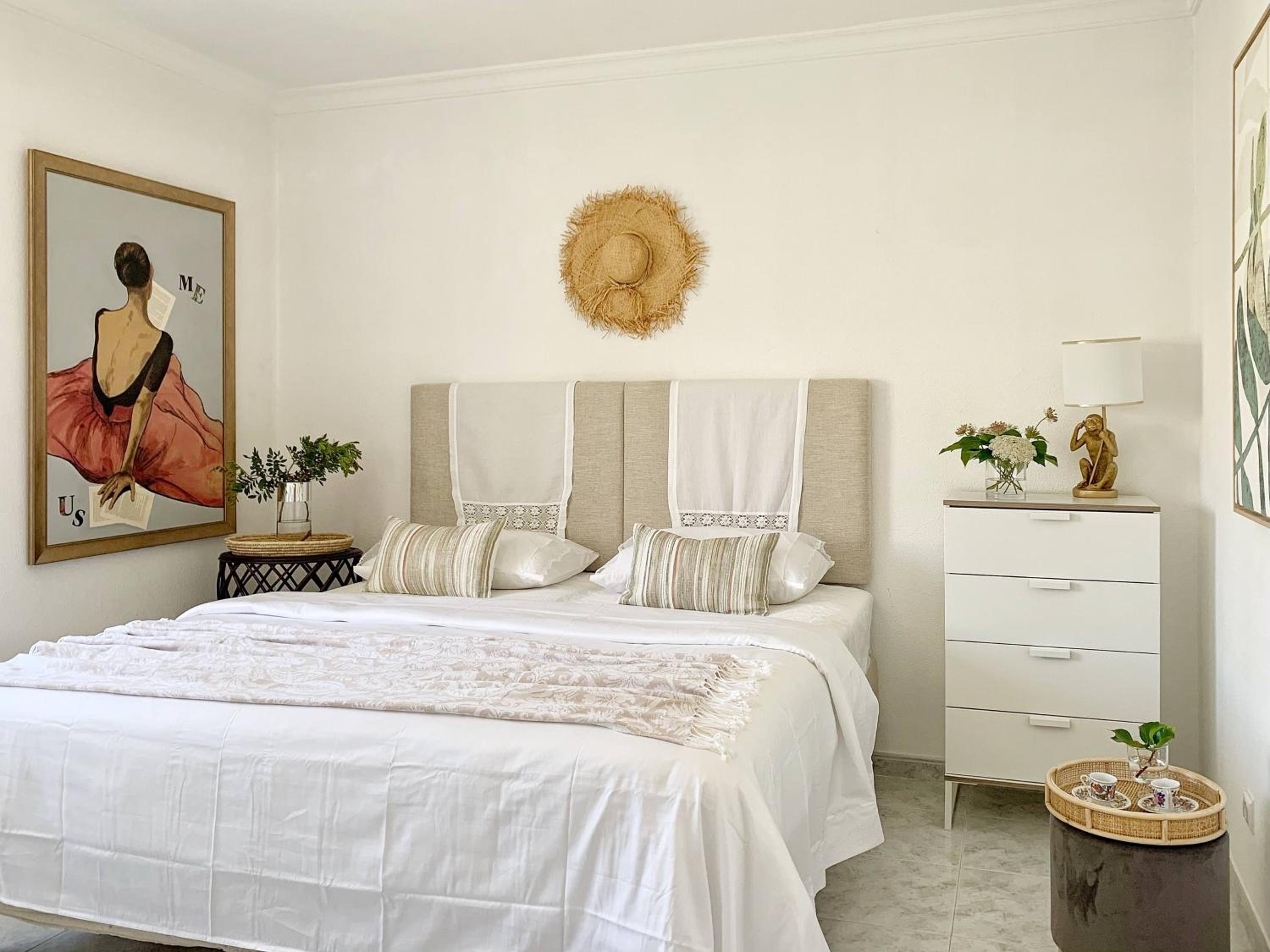 Stylish 3 Bedroom Apartment close to the Beach