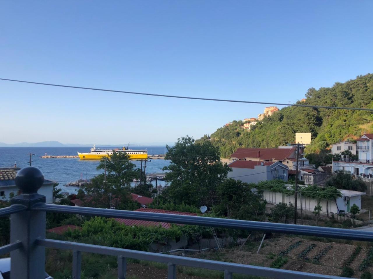 Melina Apartment photo 3