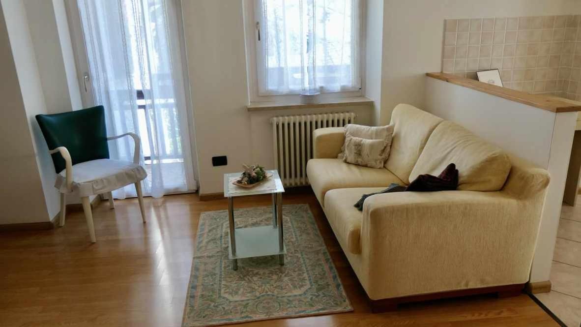 Casa Lucia vista piazzetta Tressilla Ospitar view 3