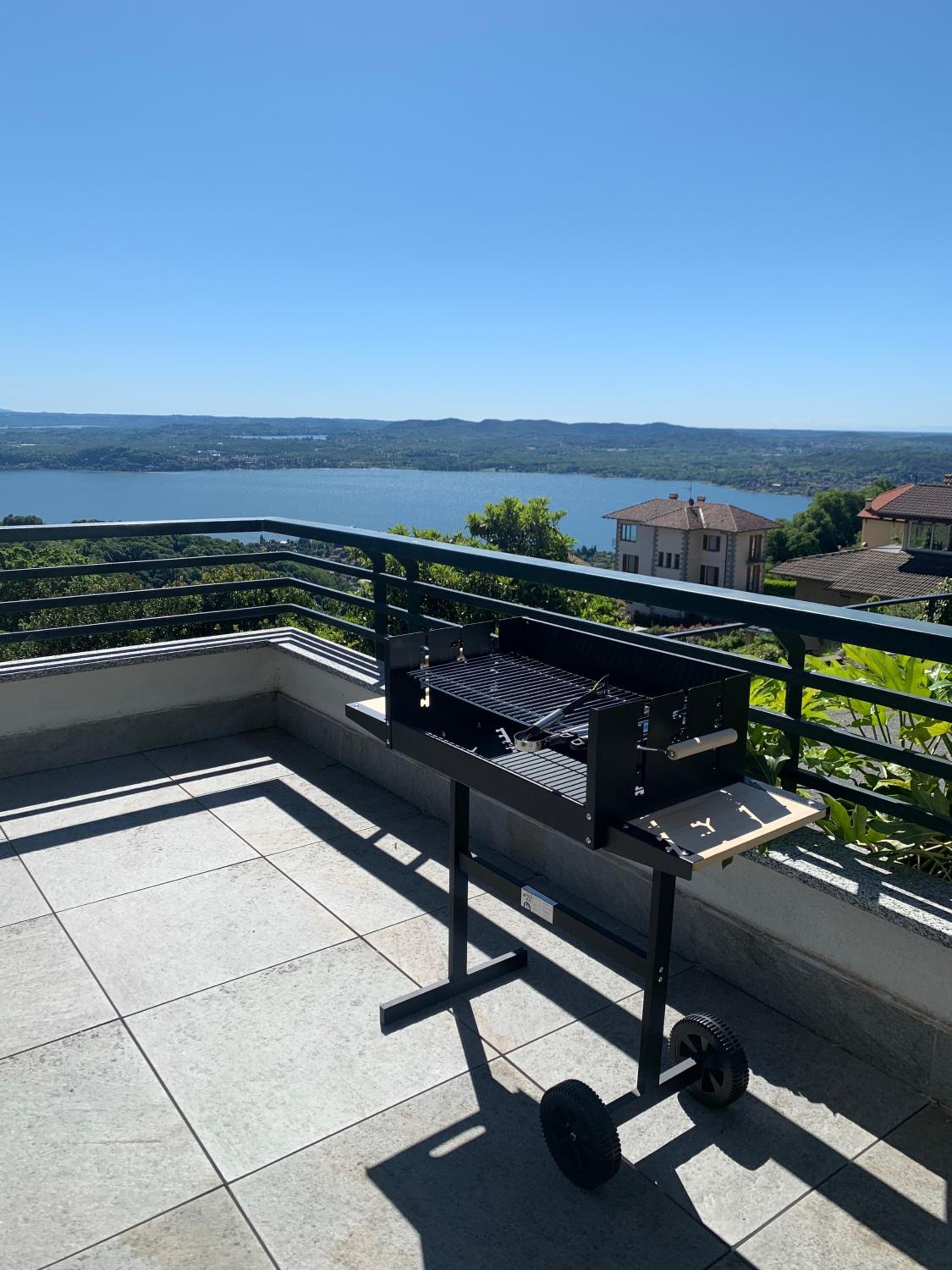 PANORAMA - Apartment with terrace overlooking the Lake view 4