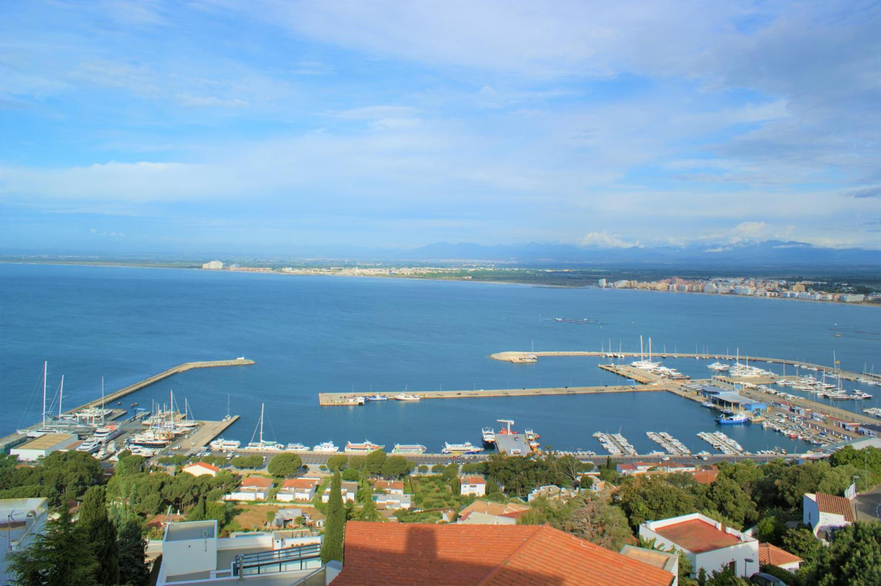 Precioso piso con vistas espectaculares del mar photo 1