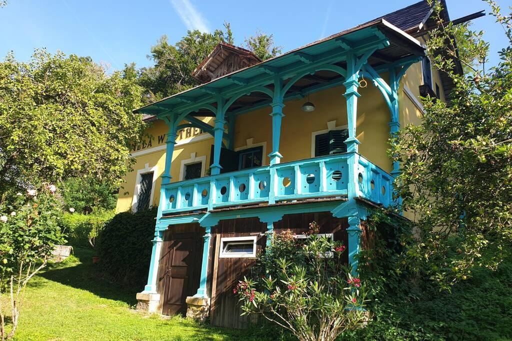 Alte Villa 400m2 Seegrund nur für euch - old villa with 400m2 beach just for you
