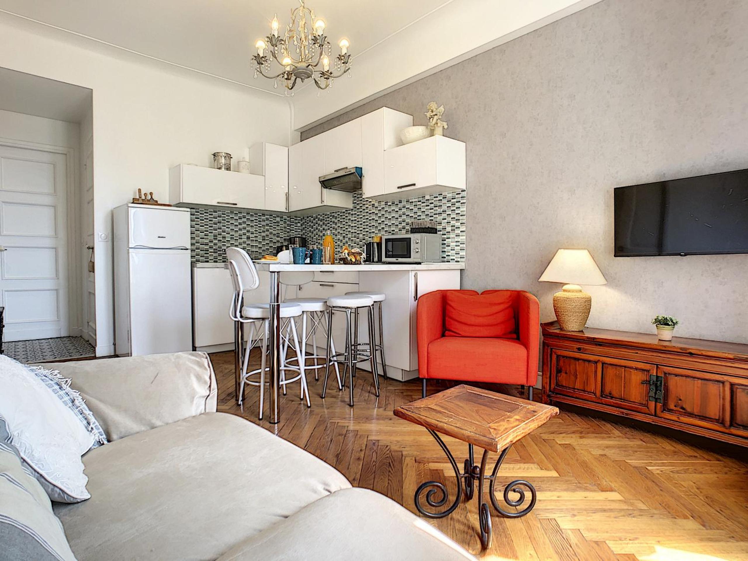 Nestor&Jeeves - HAPPINESS BEACH - Central - Close sea - Top floor photo 2