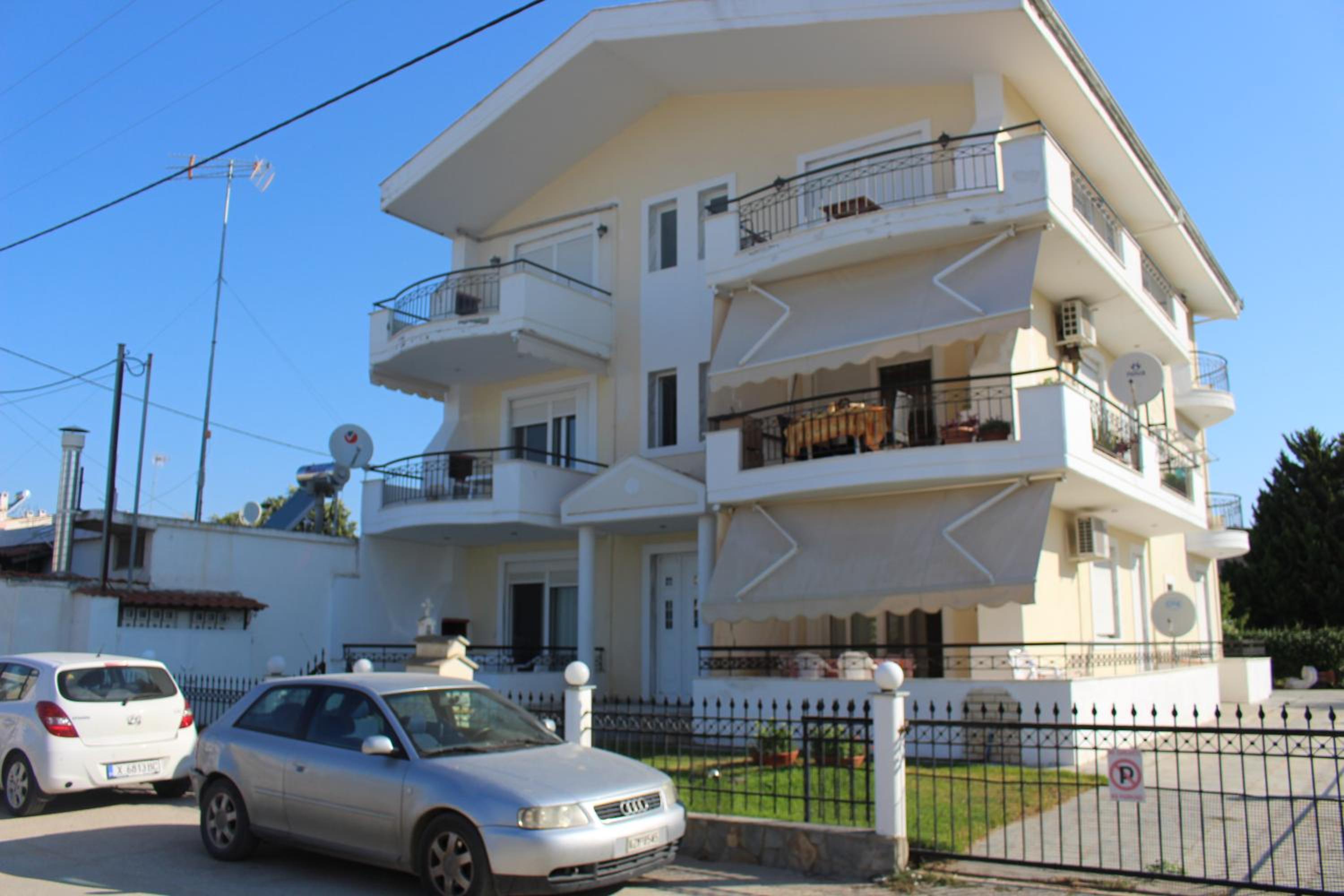 Paralia Ofriniou GR sunrise apartments 3 view 2
