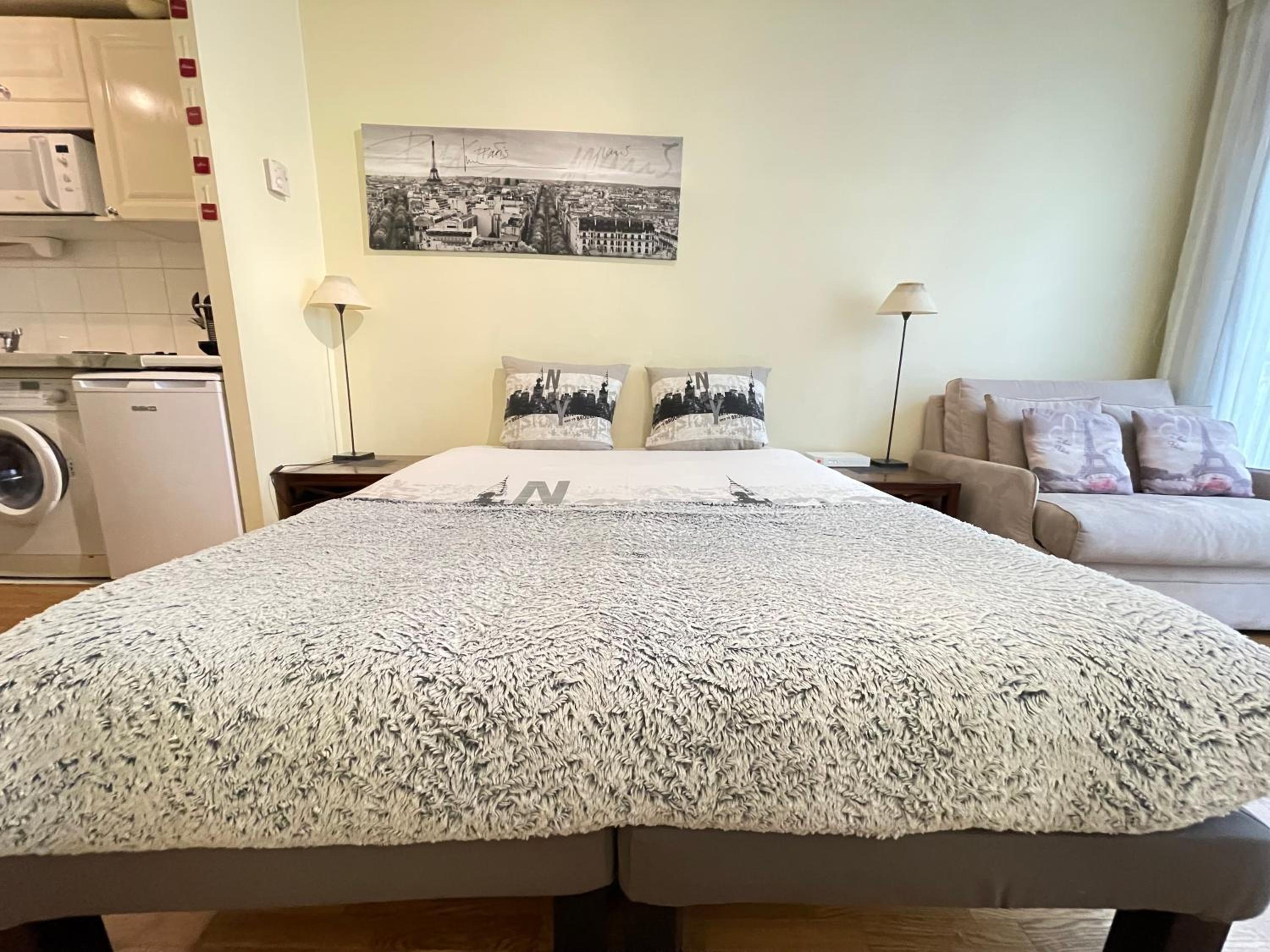 Champs Elysees Flat