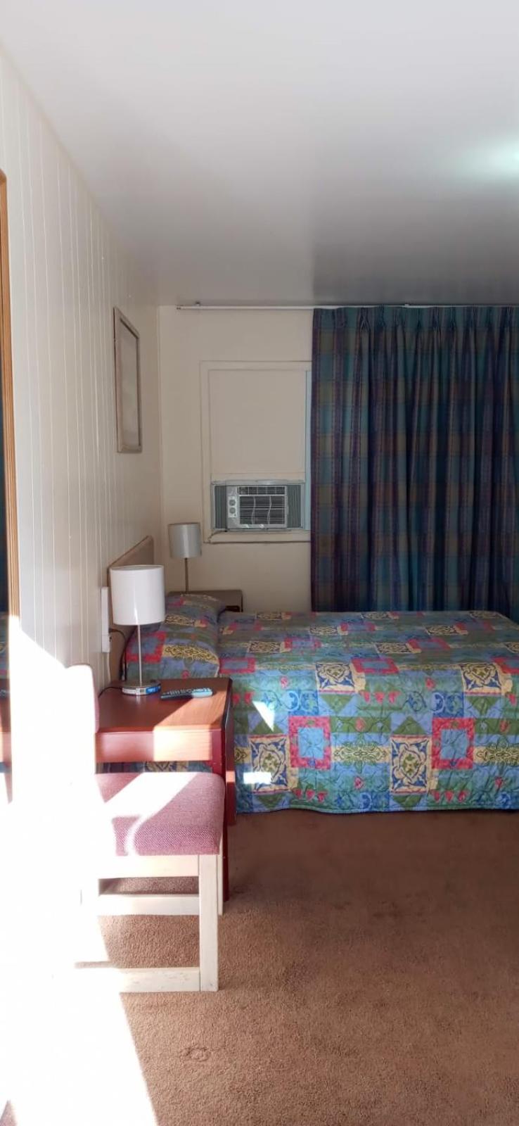 Budget Inn, Fotografia 9