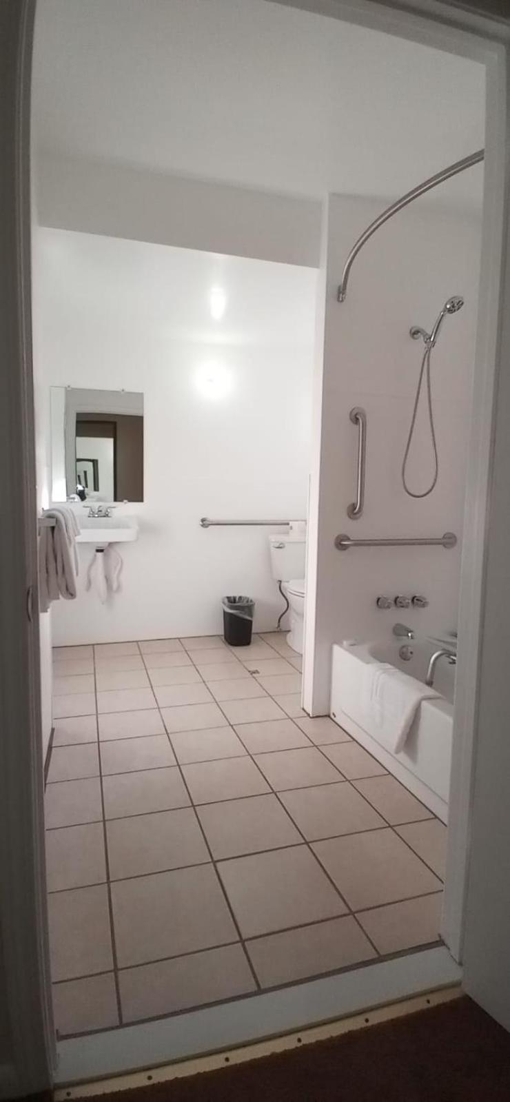 Budget Inn, Fotografia 14