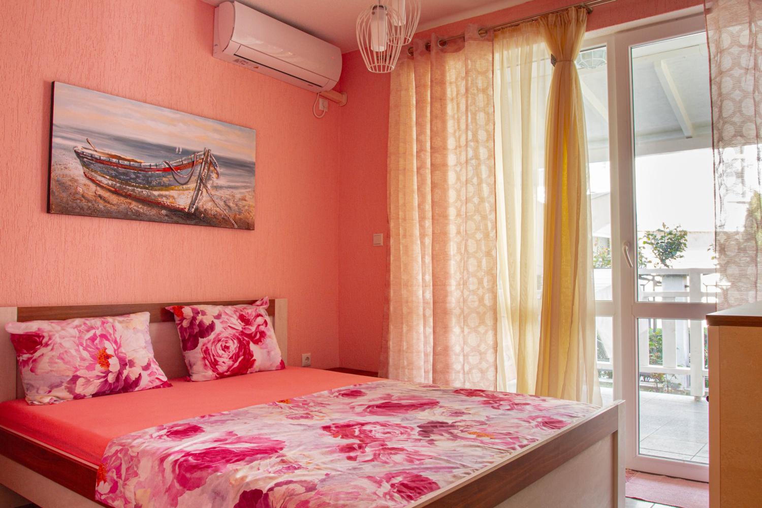 Hotel Apartment Sea Breeze - Image 1
