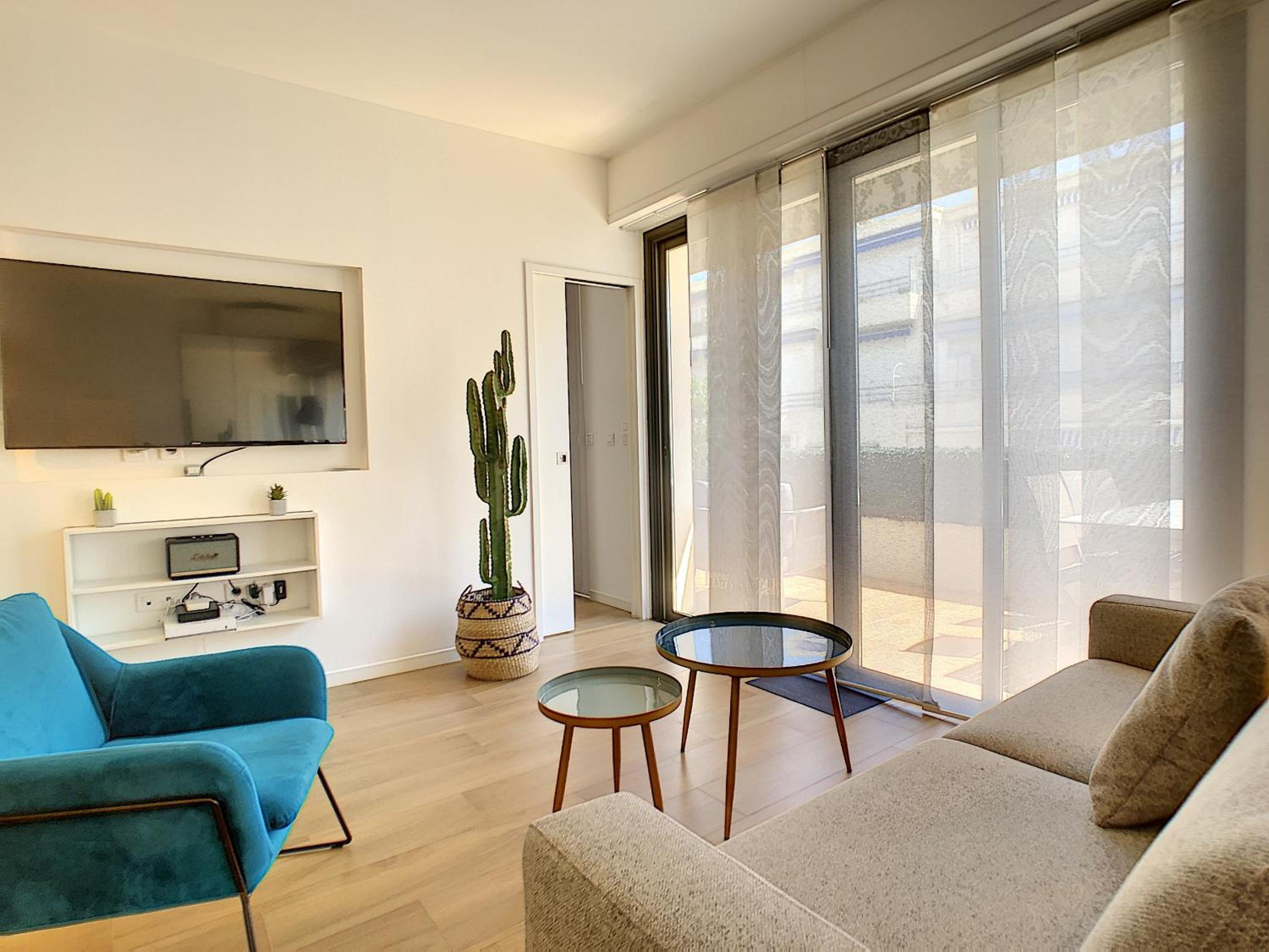 Nestor&Jeeves - REINE MARIE TERRASSE - Central - Very close sea - Top floor photo 5
