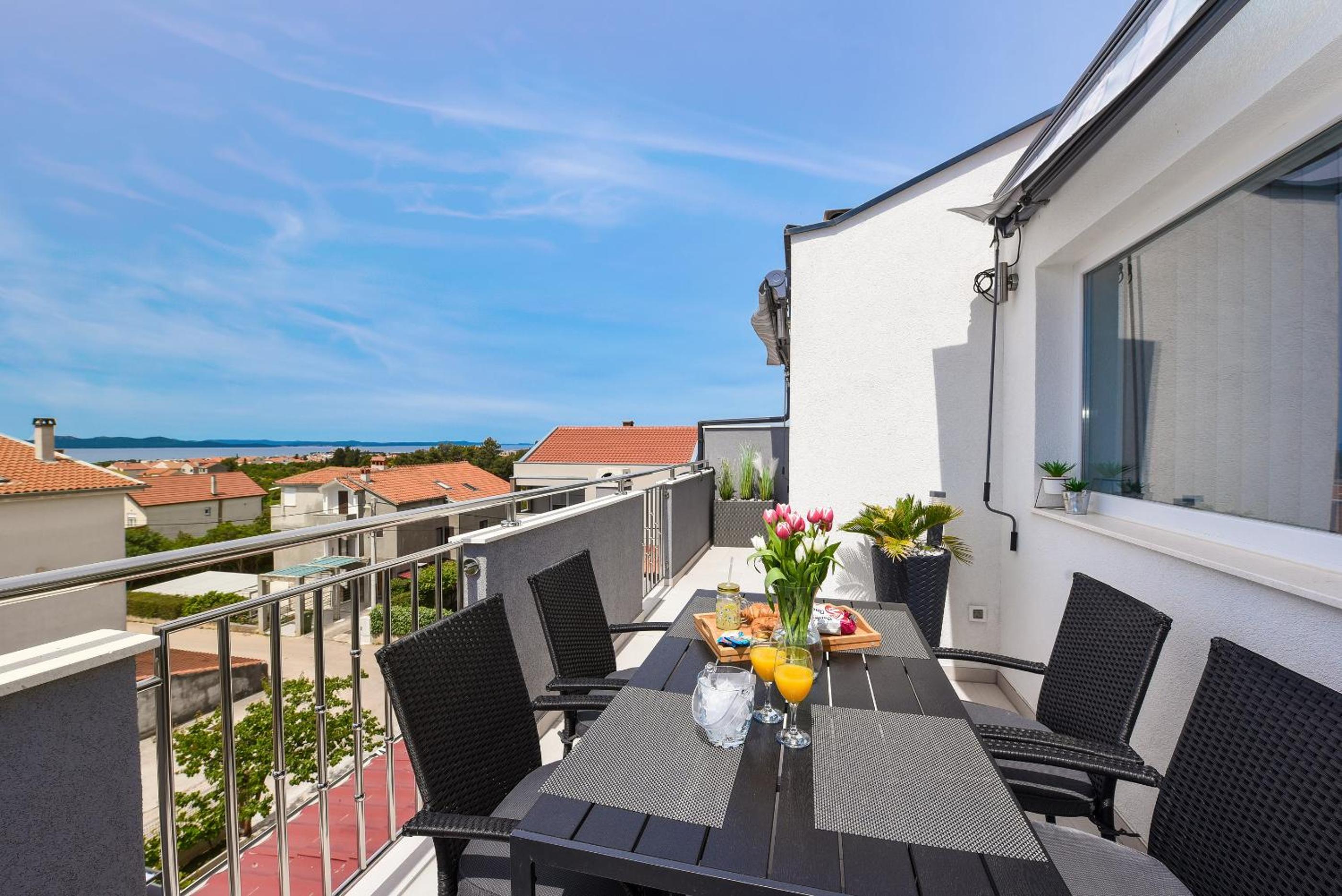 Deluxe Apartman Korina & Ramona view 3