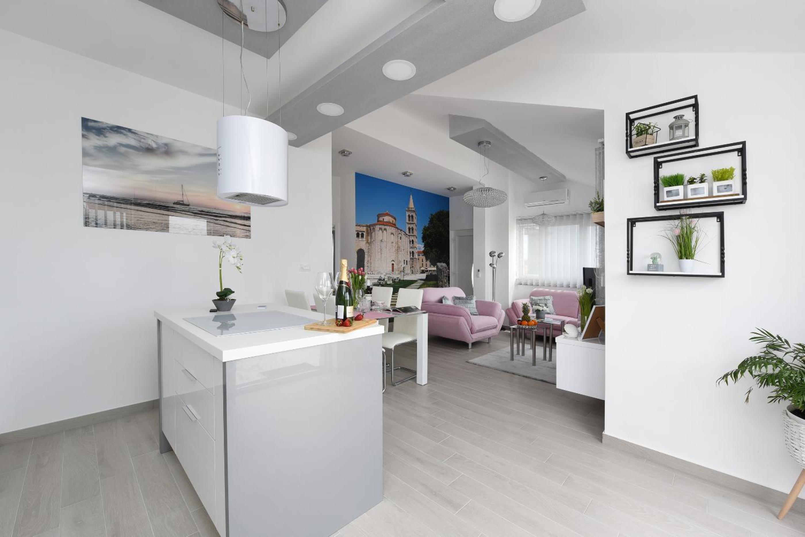 Deluxe Apartman Korina & Ramona view 4