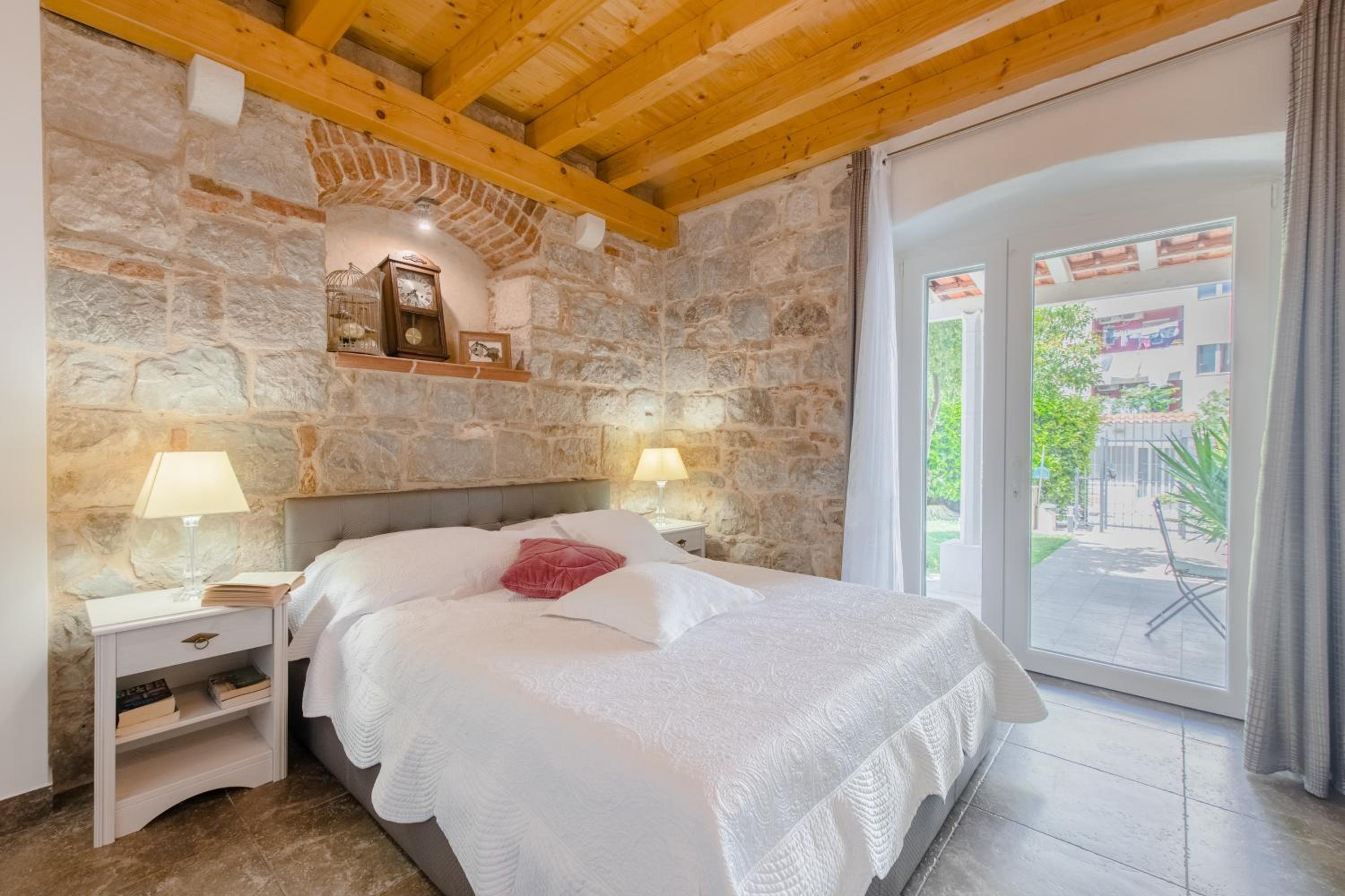 JeS Old Town Luxury Rooms view 2