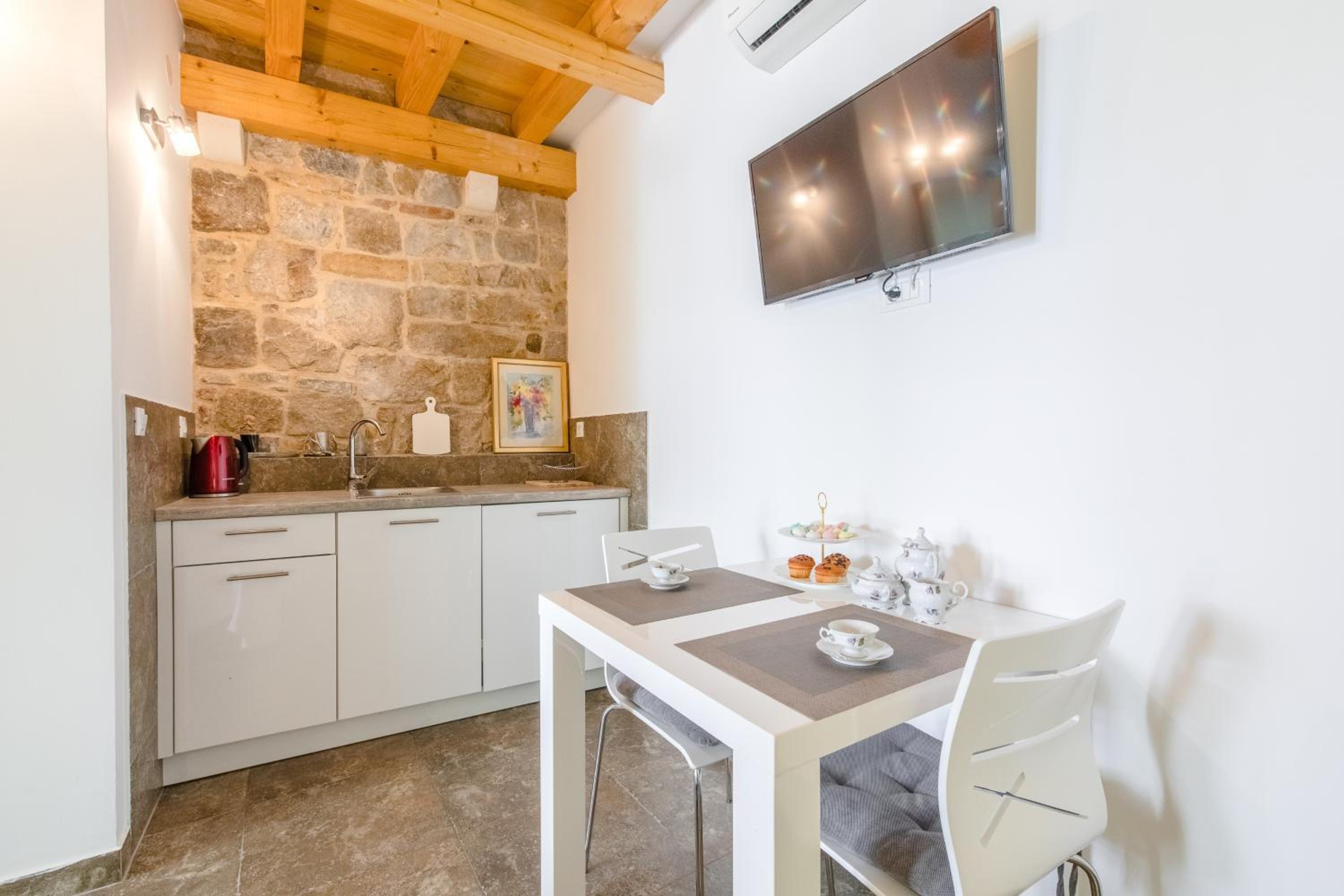 JeS Old Town Luxury Rooms view 4