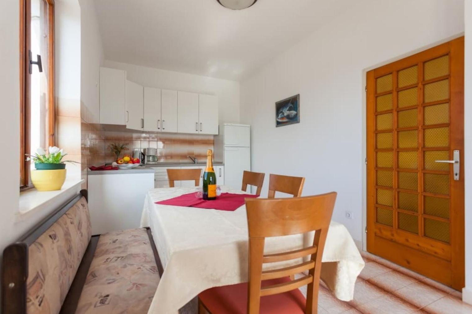 Apartment and Rooms Villa Marijo