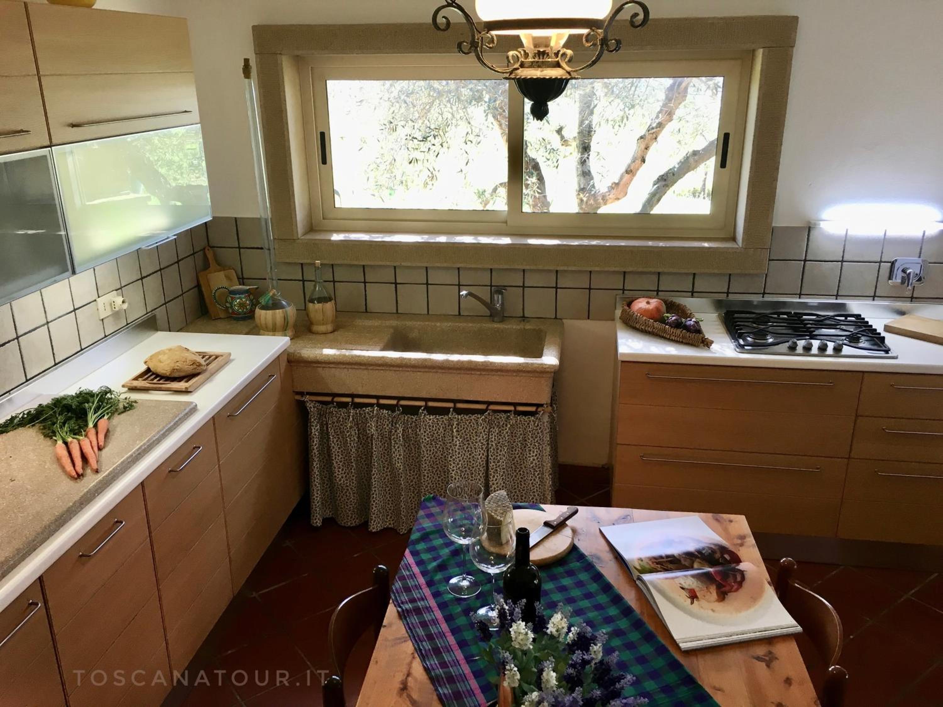 Cottage I Ciliegi with aircon, fenced garden by ToscanaTour
