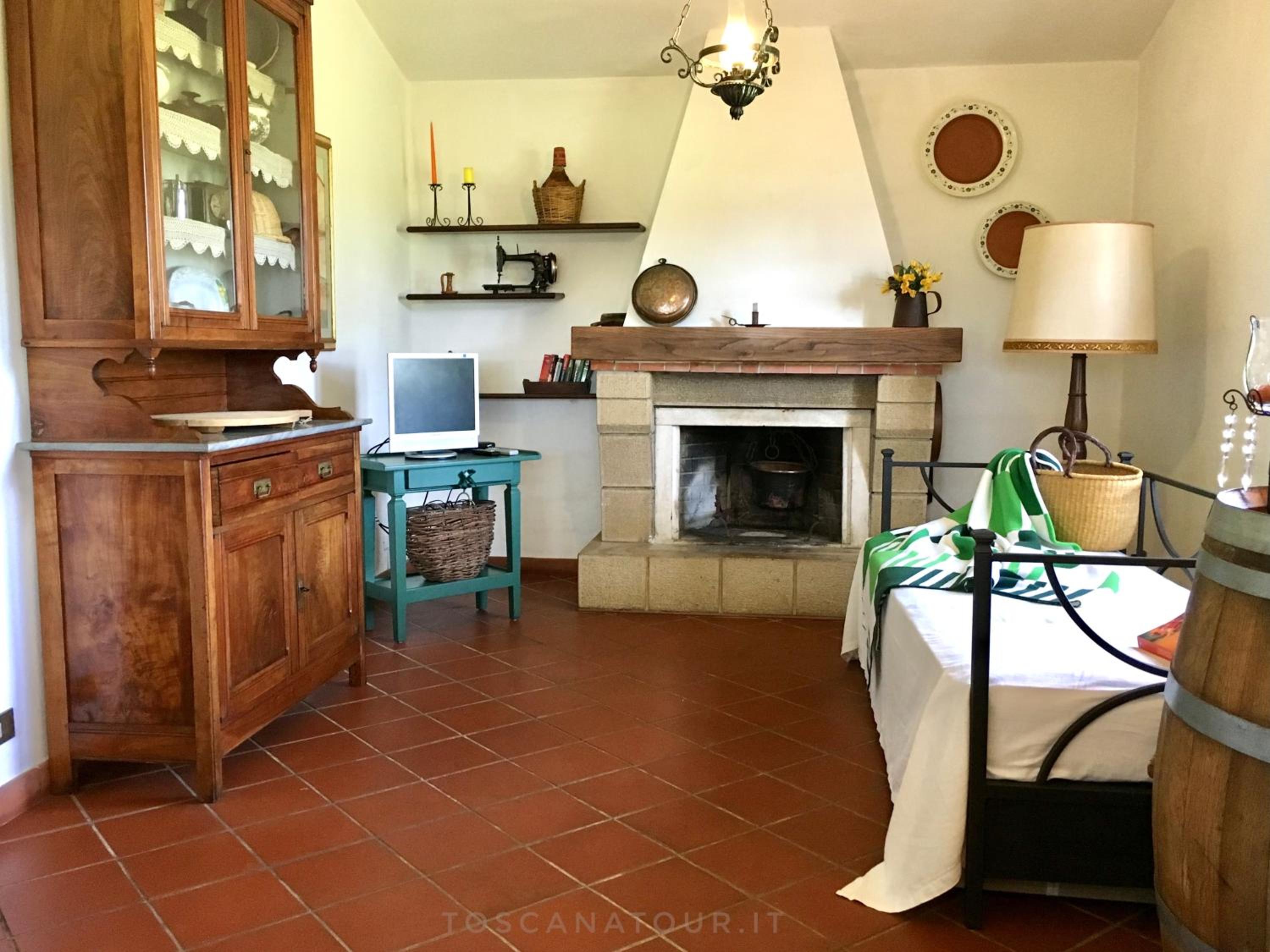 Cottage I Ciliegi with aircon, fenced garden by ToscanaTour