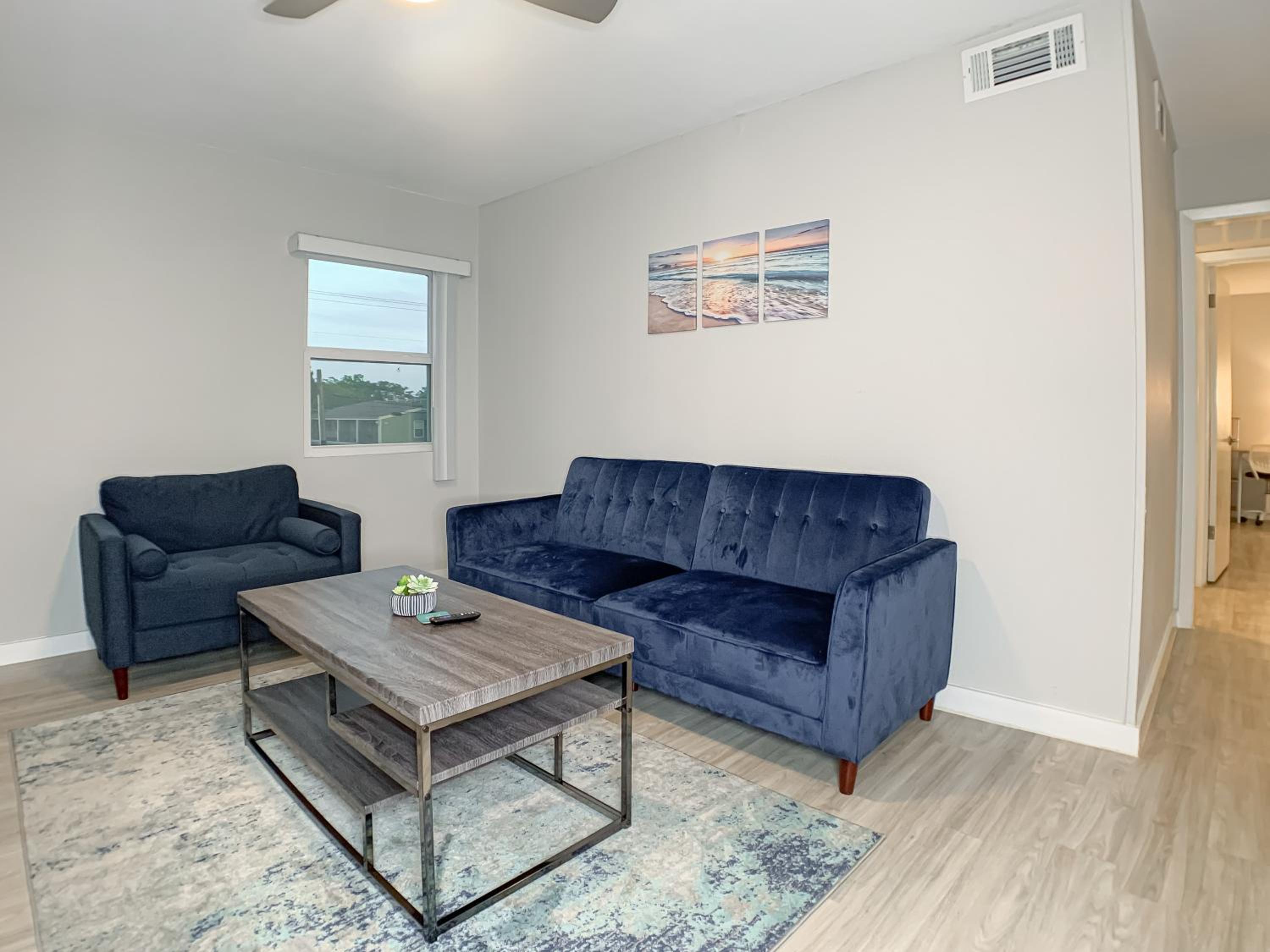 Evonify Stays - Brentwood - Fully Furnished Apartments view 2
