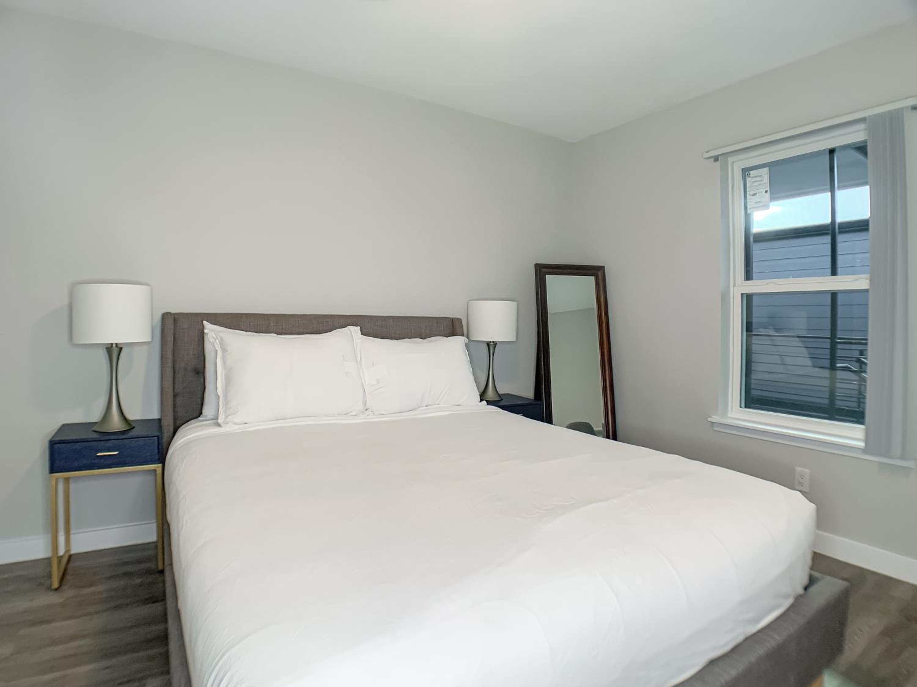 Evonify Stays - Brentwood - Fully Furnished Apartments view 3