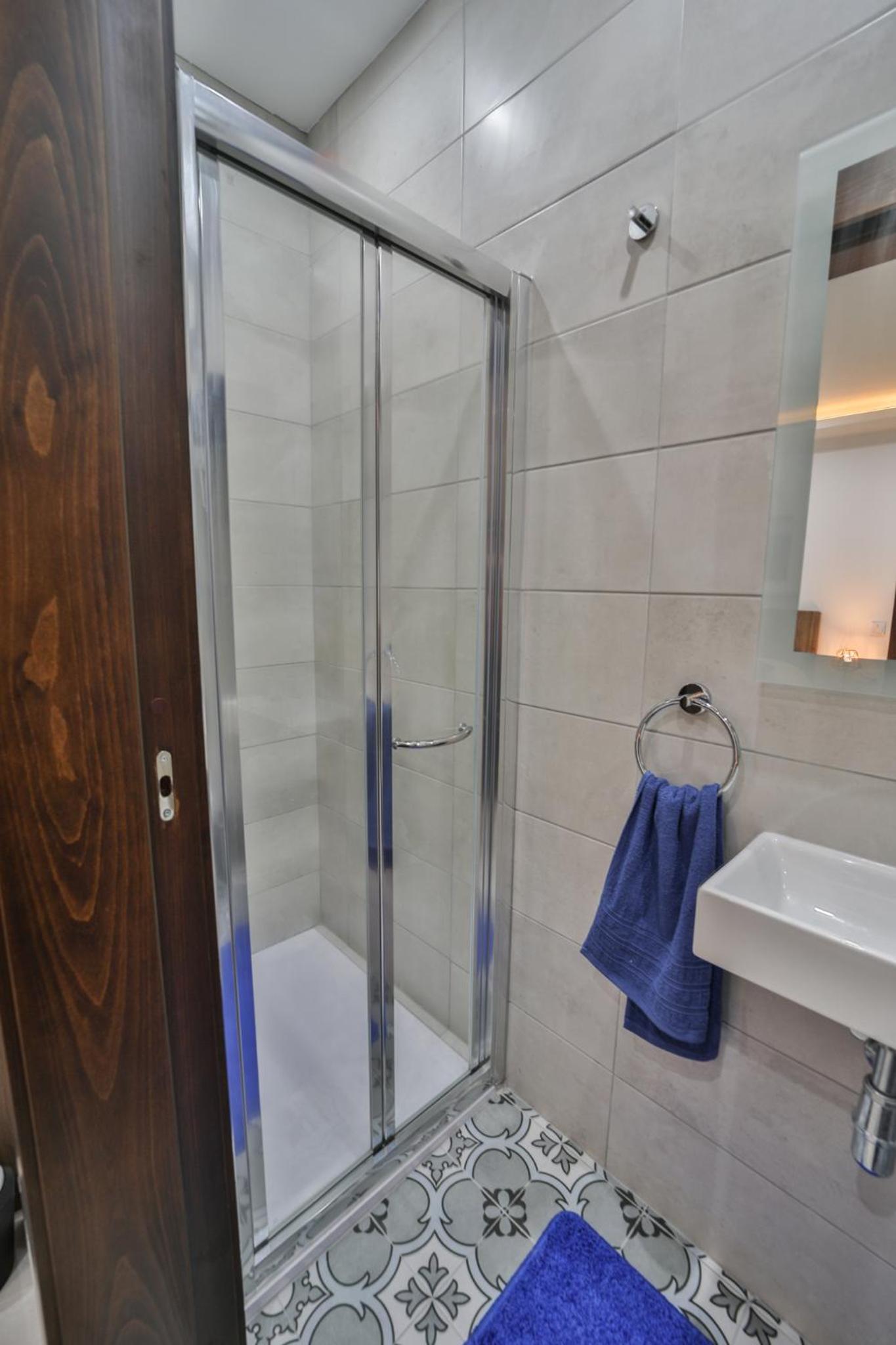 Apartment 5 Ashville Court view 2