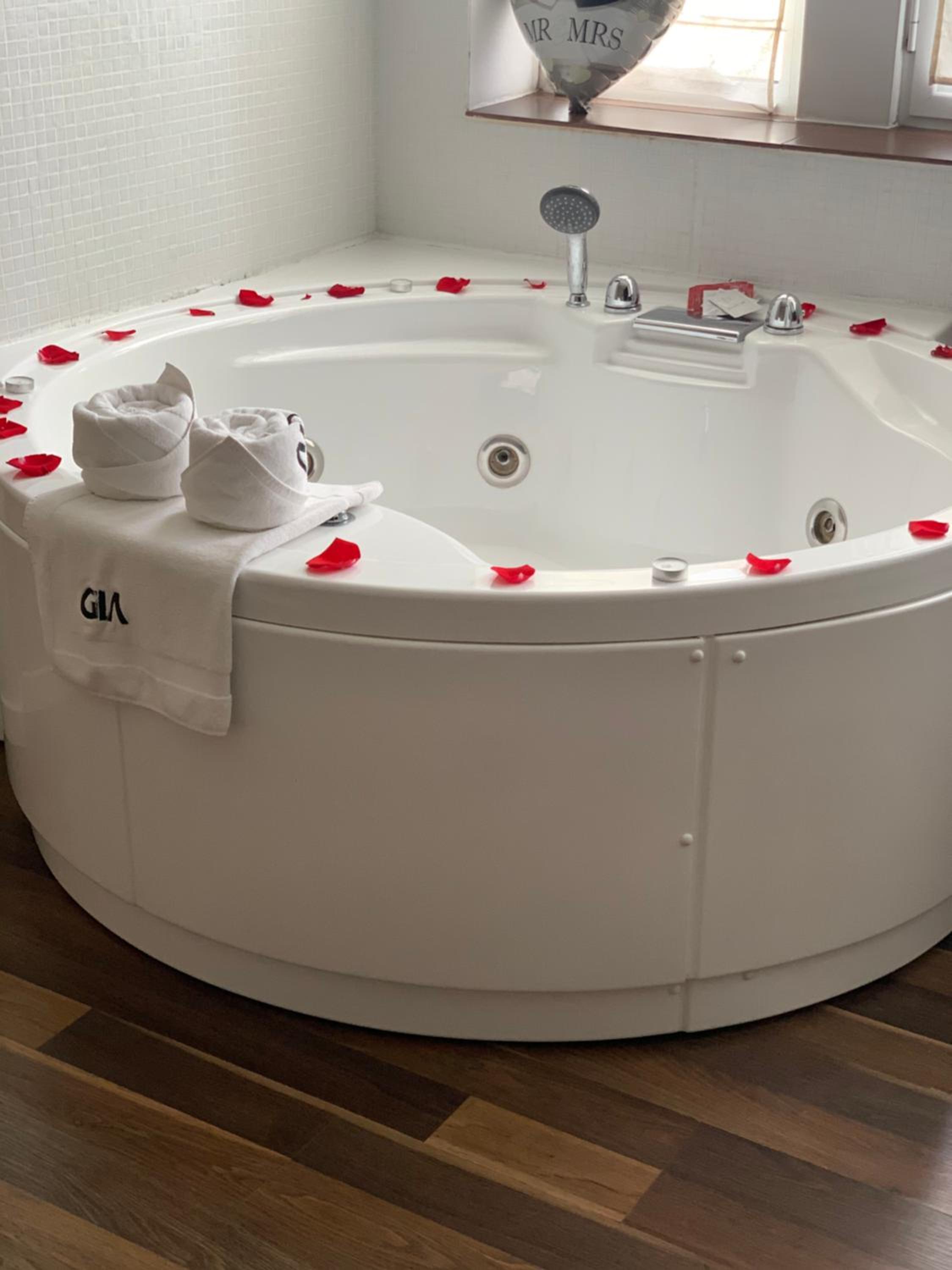 GIA Suites