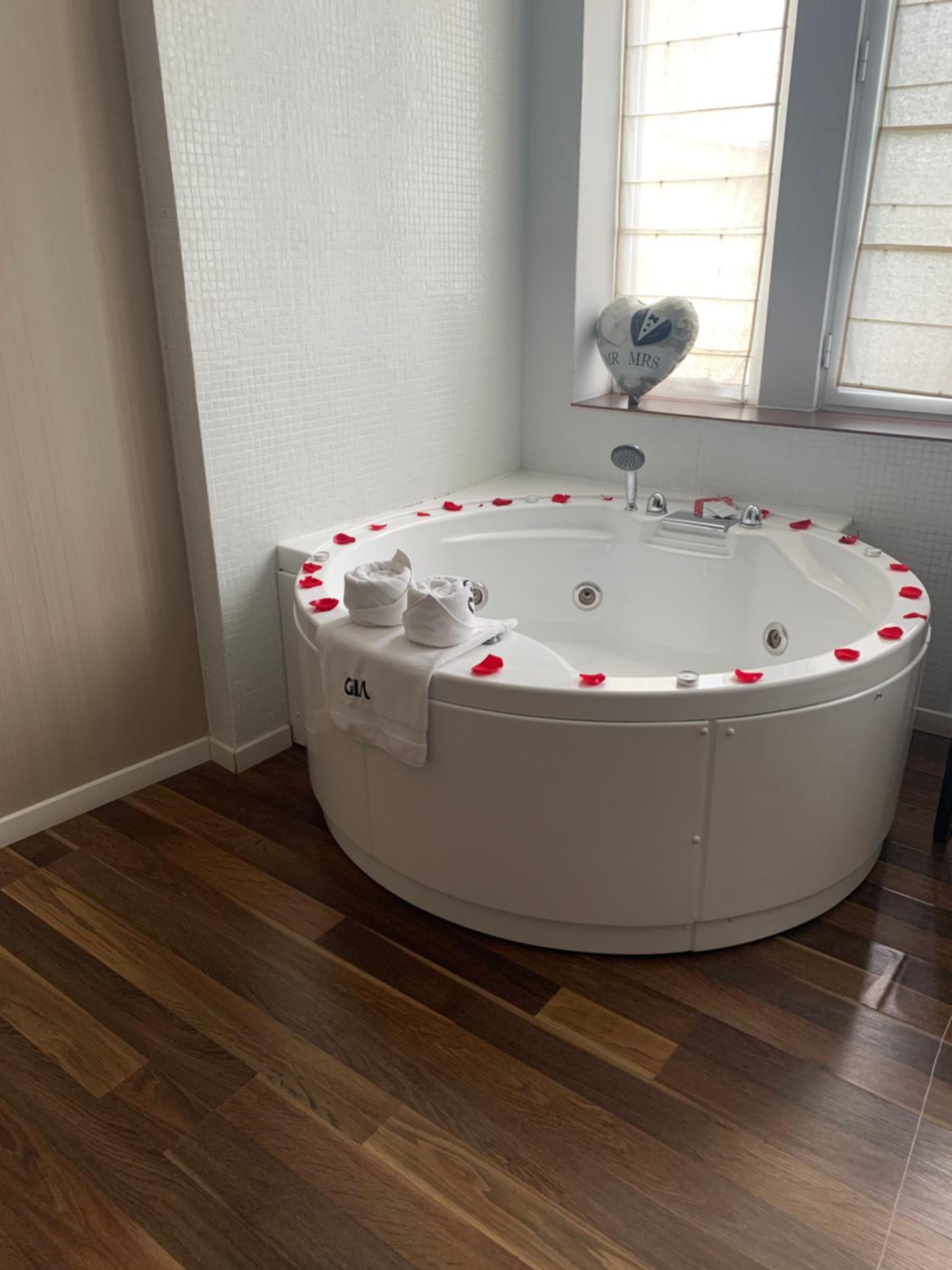 GIA Suites