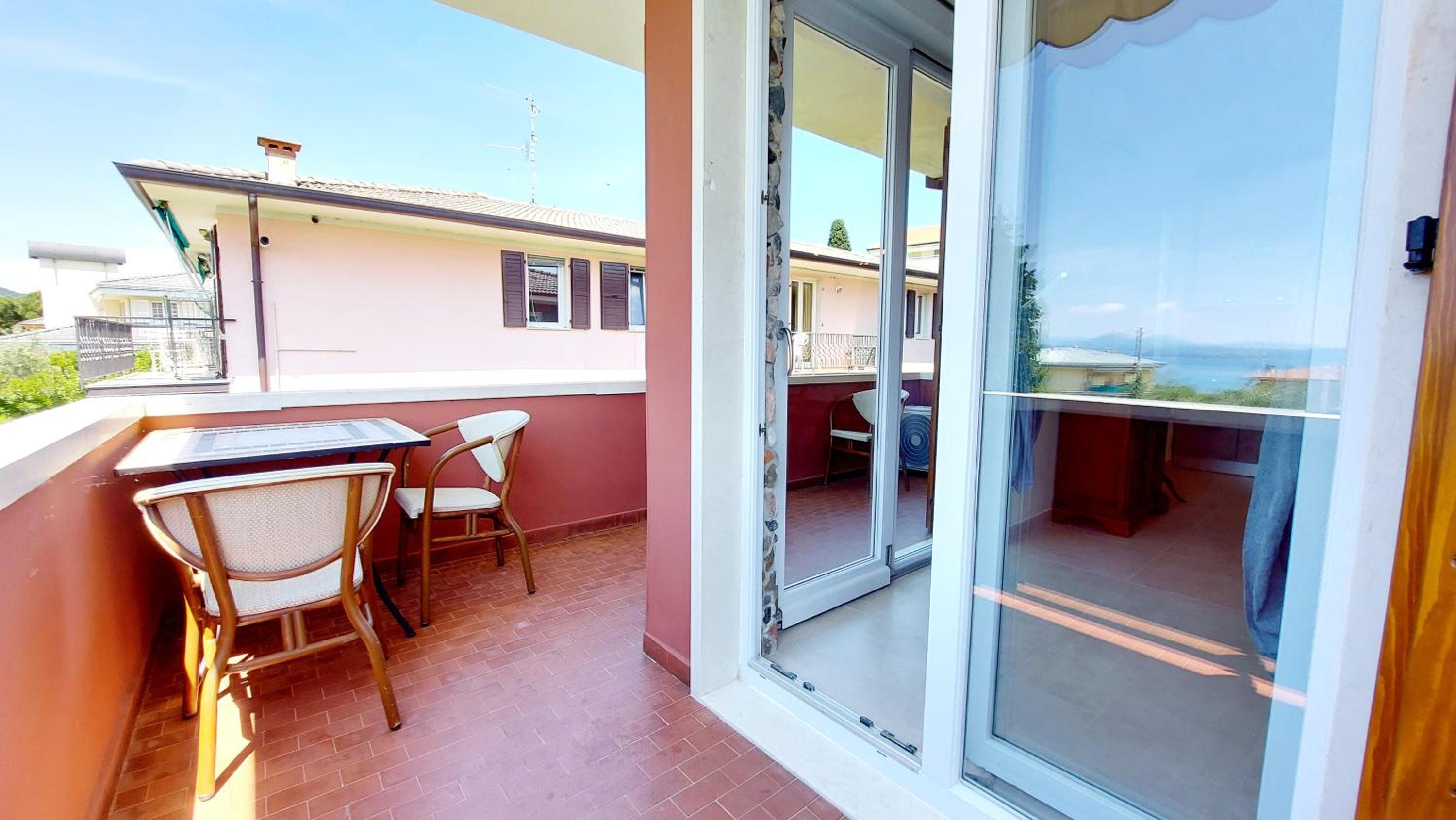 Narcisa VIEW LAKE&POOL apartment view 4