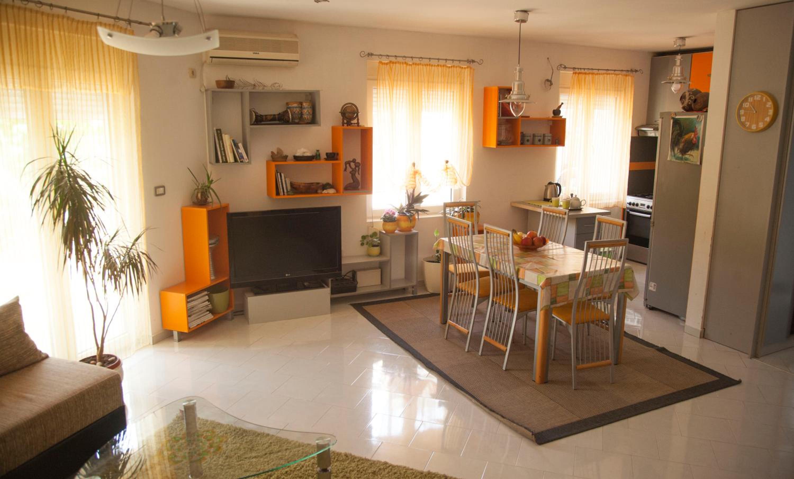 Mirta Apartments Family Farm view 3