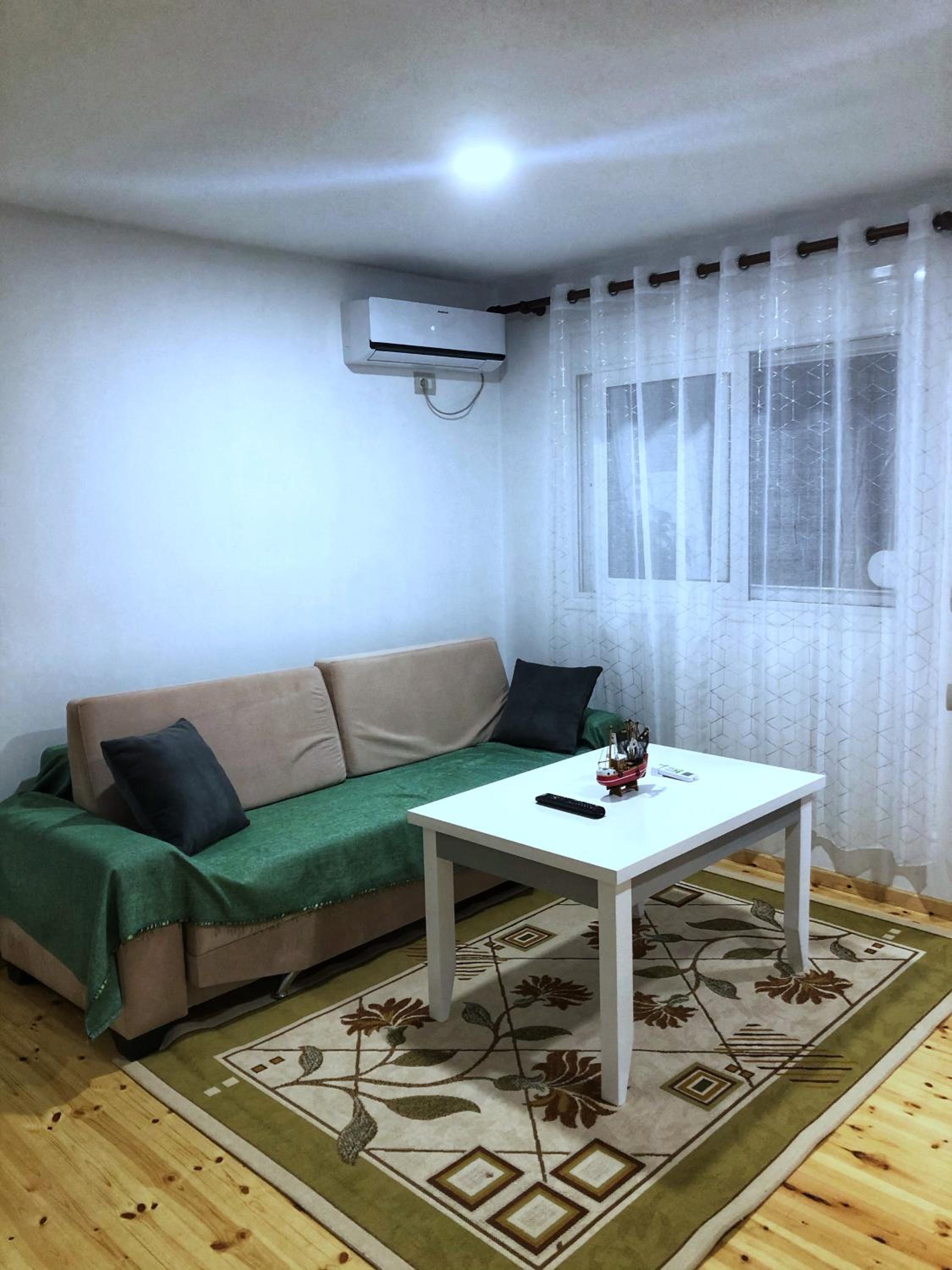 Seana Villa