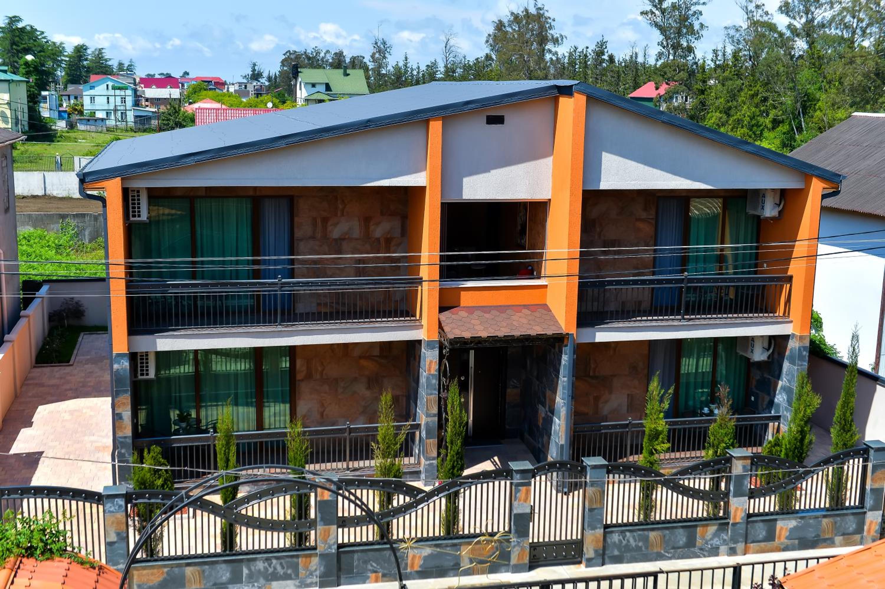 LIONS APARTMENT