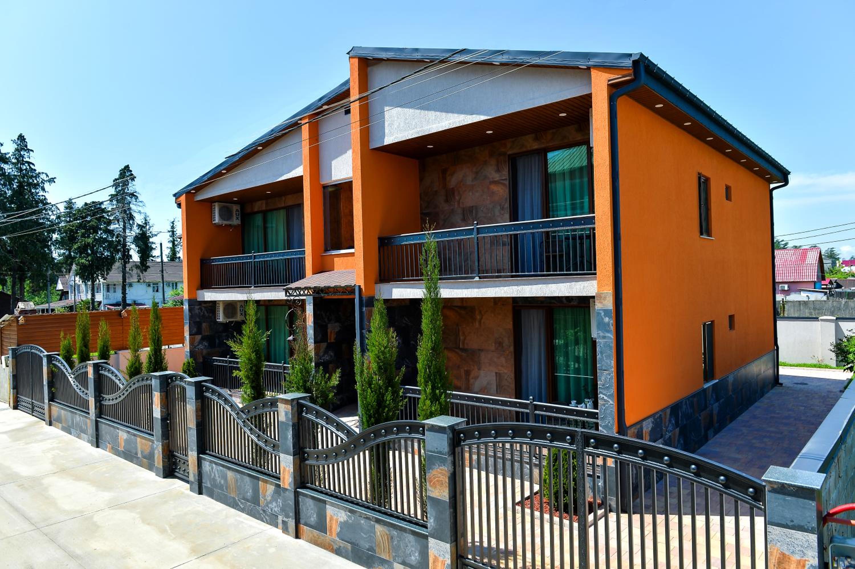 LIONS APARTMENT