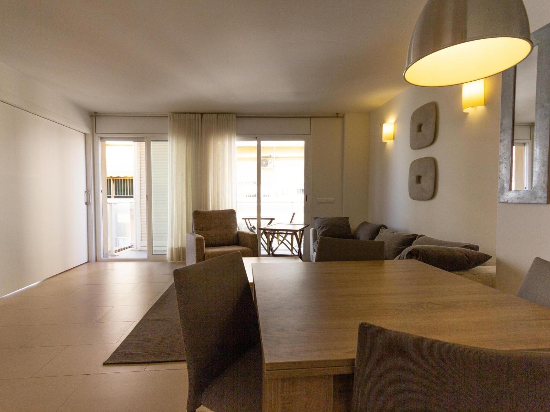 INNOUTHOME Apartamento con wifi y aire santiago russinyol photo 3