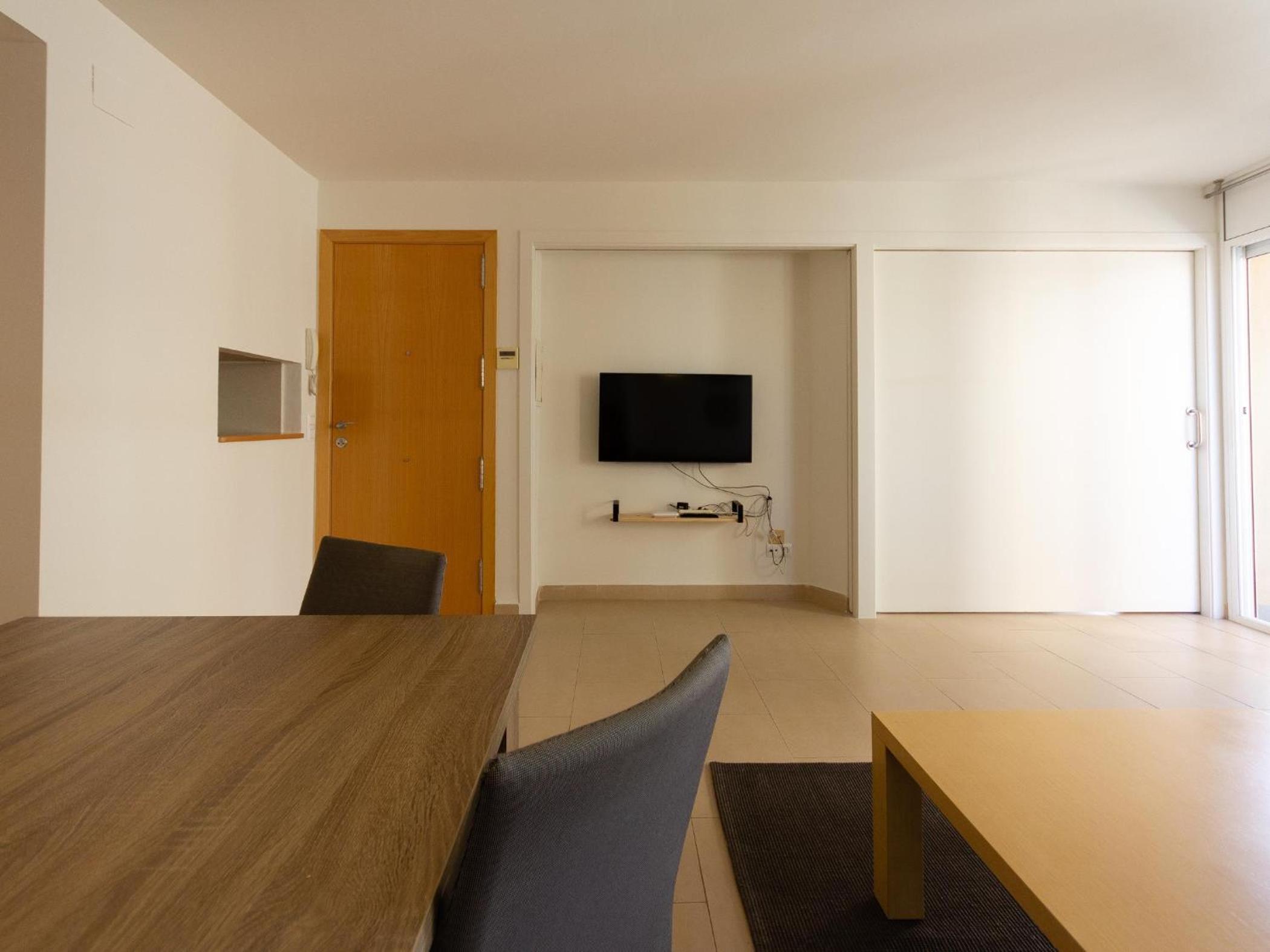 INNOUTHOME Apartamento con wifi y aire santiago russinyol photo 4