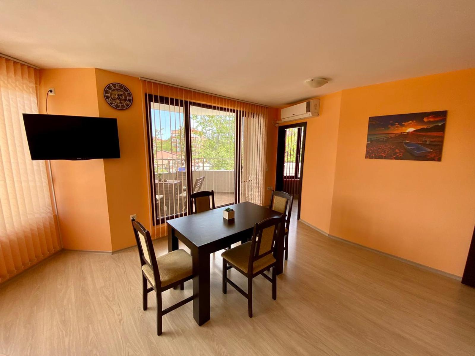 Cozy Apartment in the Center of Primorsko